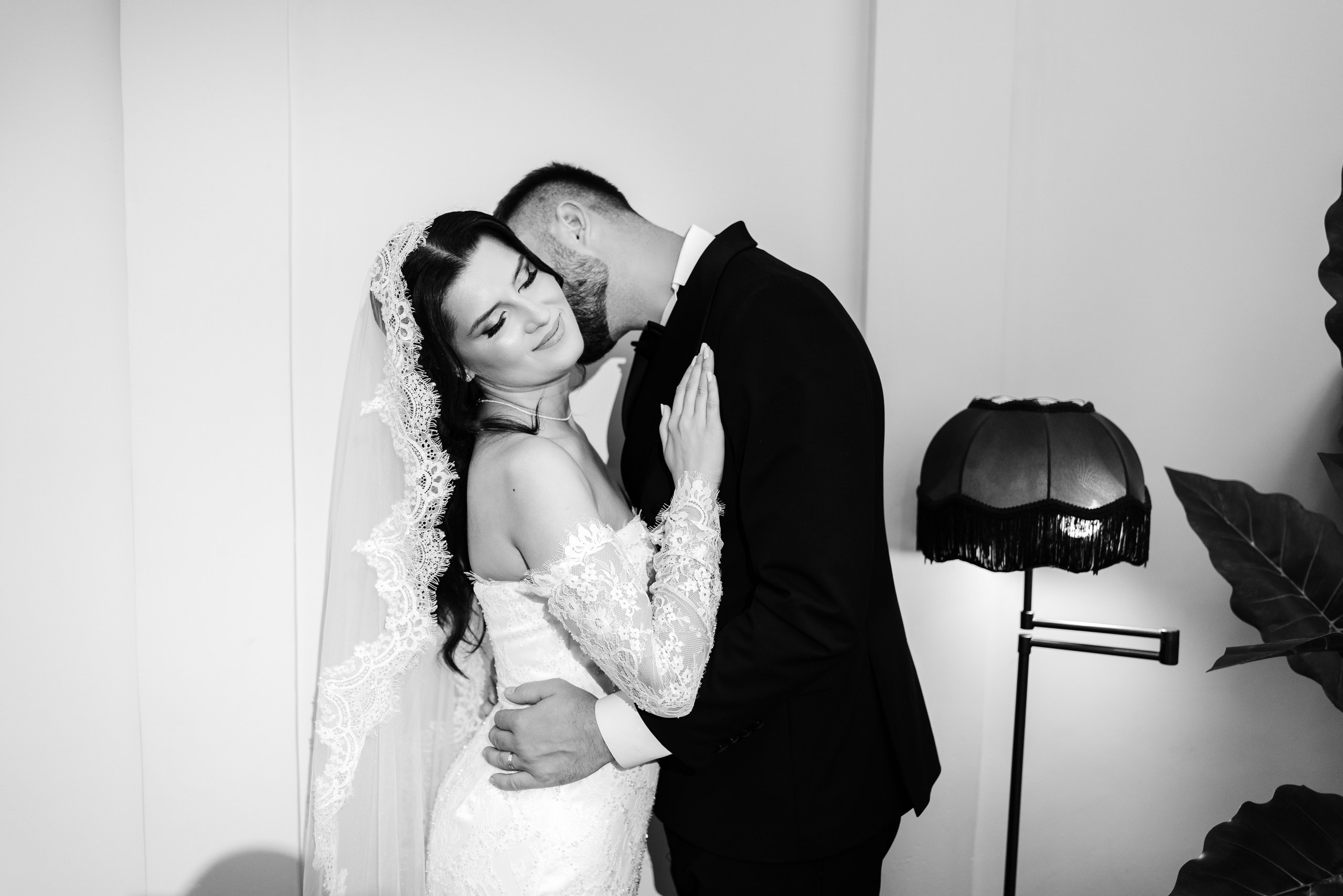 Catalina & Sebi. Ionut Cimpoes FOTOGRAF