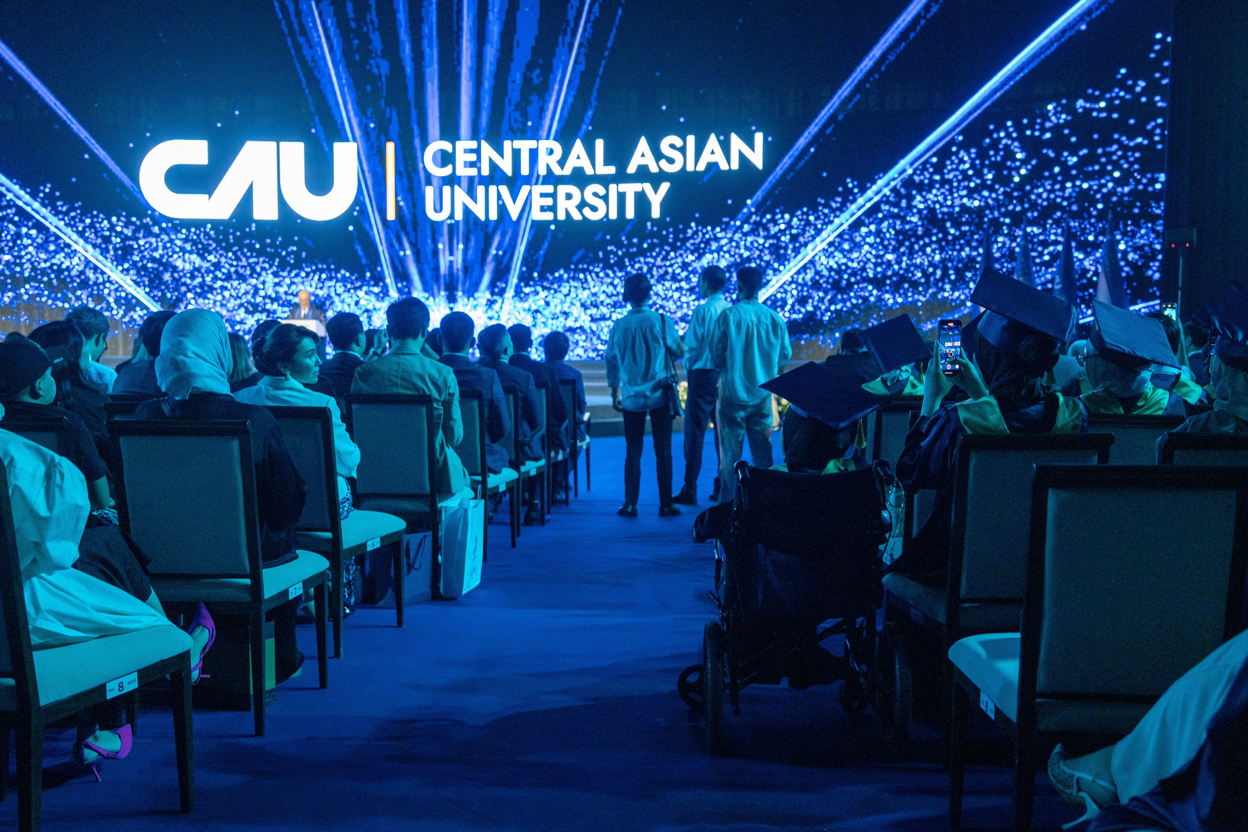 Как Central Asian University провёл одну из самых ярких выпускных церемоний. Георгий Намазов | Фотограф в Ташкенте