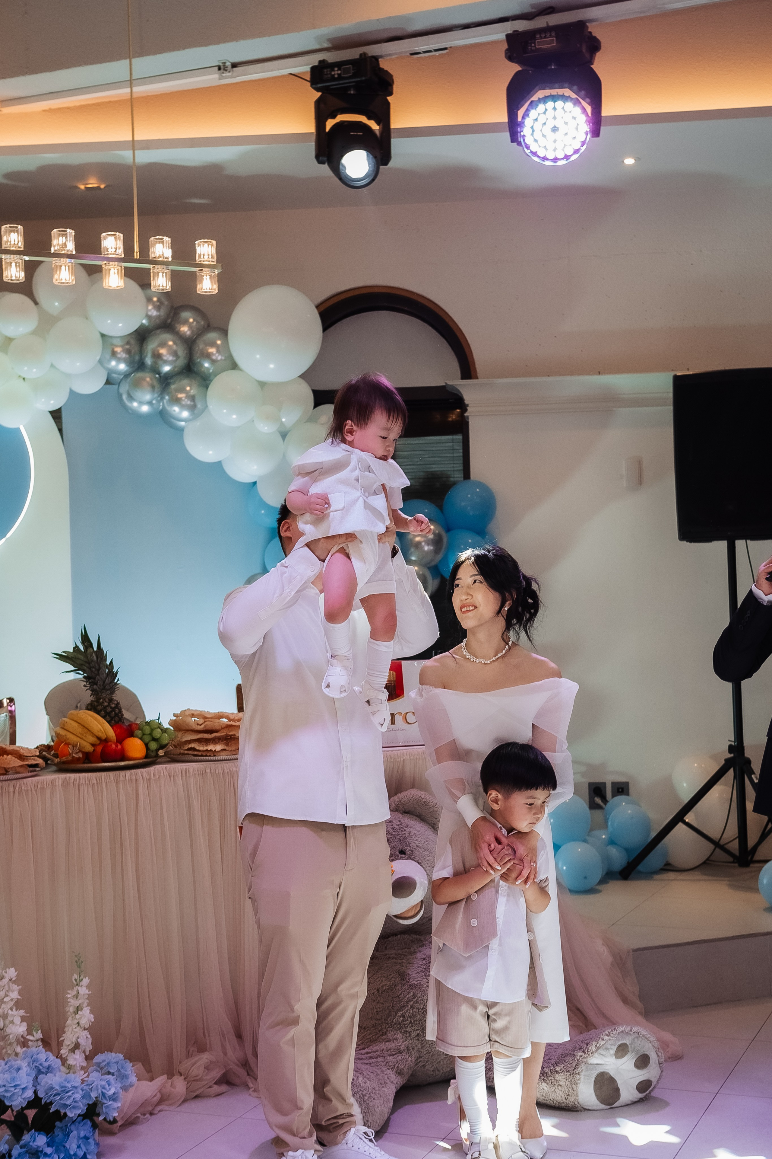 Тео дома и в ресторане. Фотограф беременности, ньюборн и годовасиков в Корее Жанна Хан