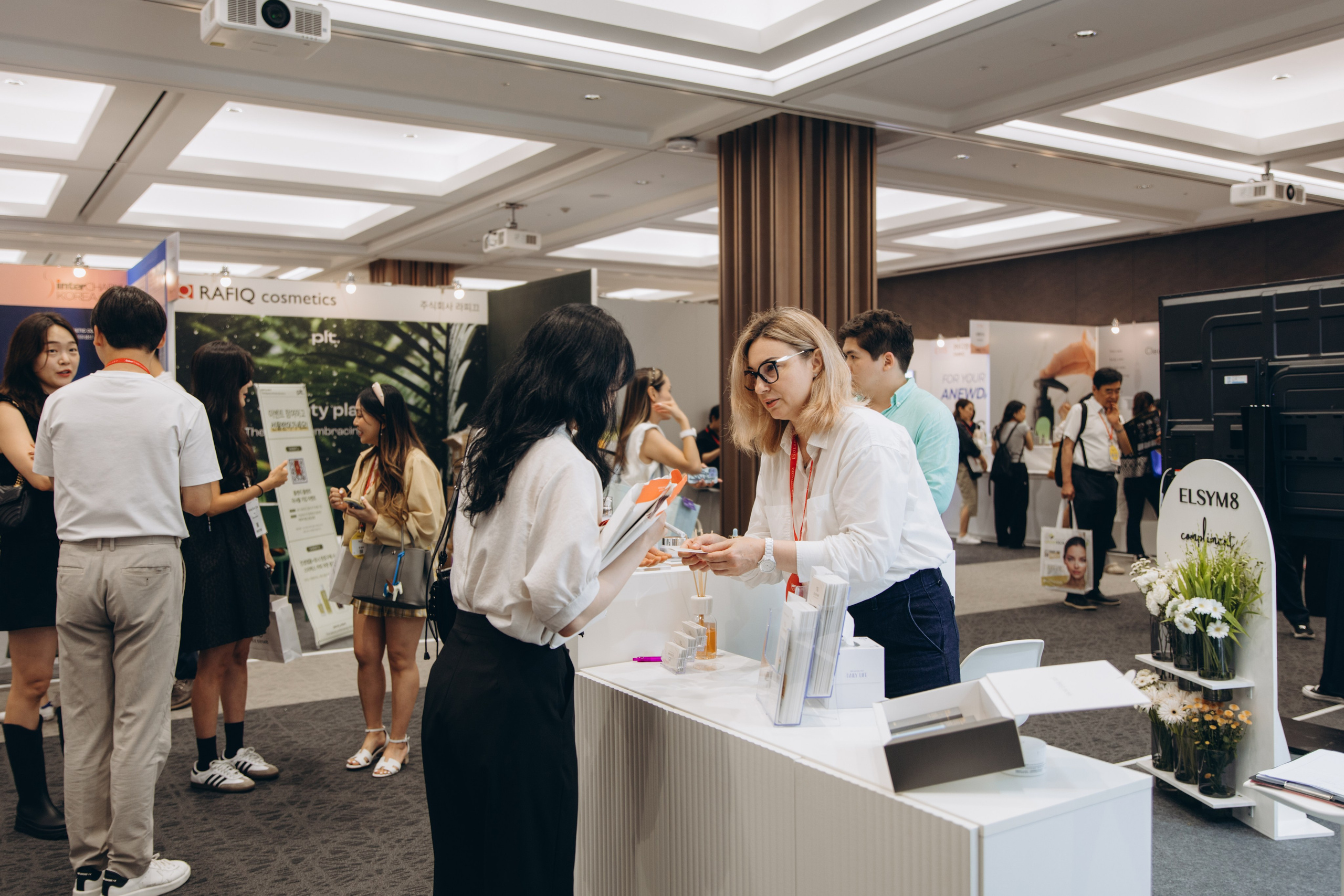 Inter charm Korea 2024 (ELSYM8). Portrait photographer in South Korea Olga Lian