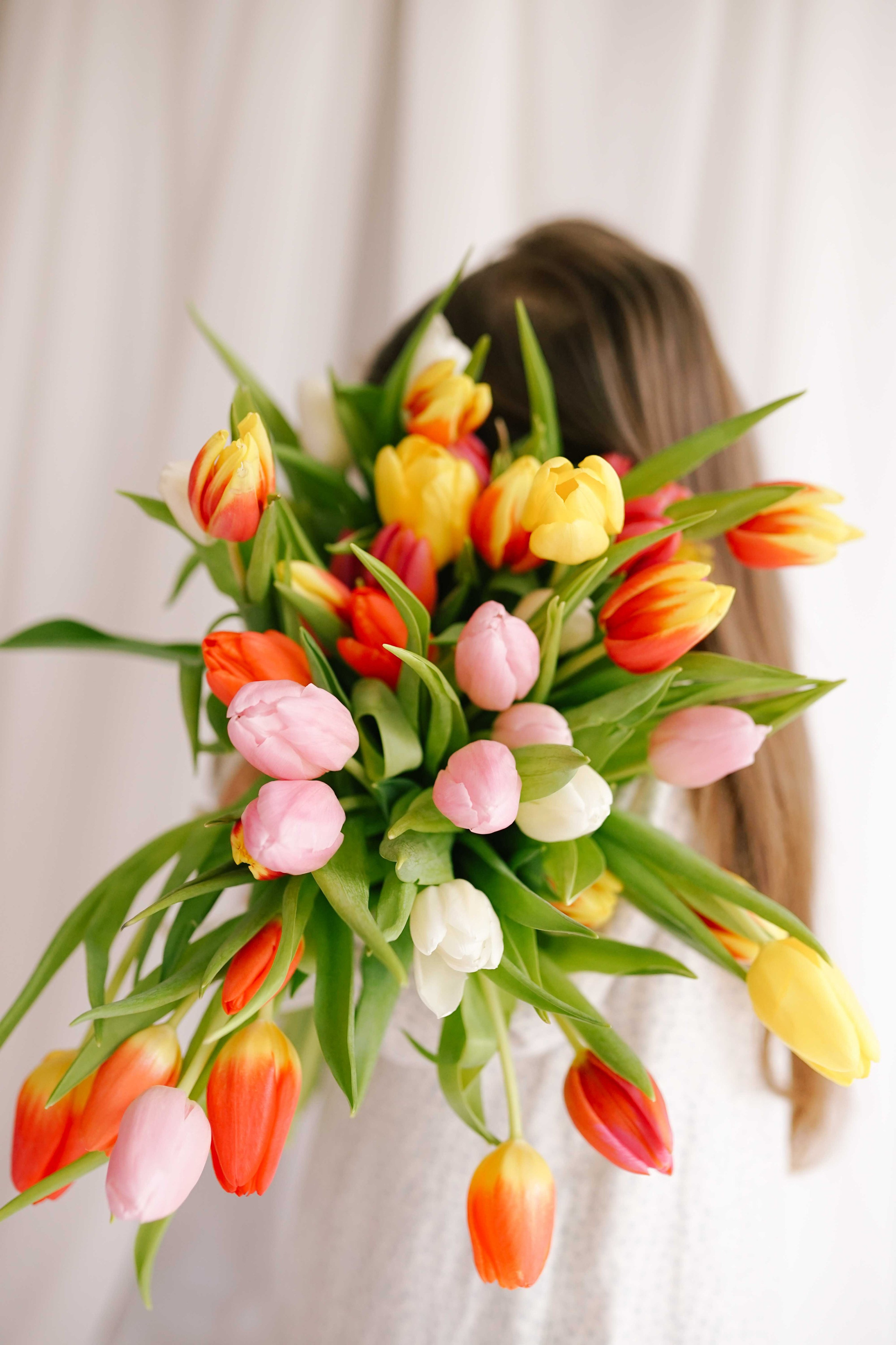 Ședințe Foto Primăvara Colorată Brașov | Mădălina Beda. Madalina Beda- Artist vizual, fotograf, doula la nastere, consultant babywearing Brasov si in toata tara