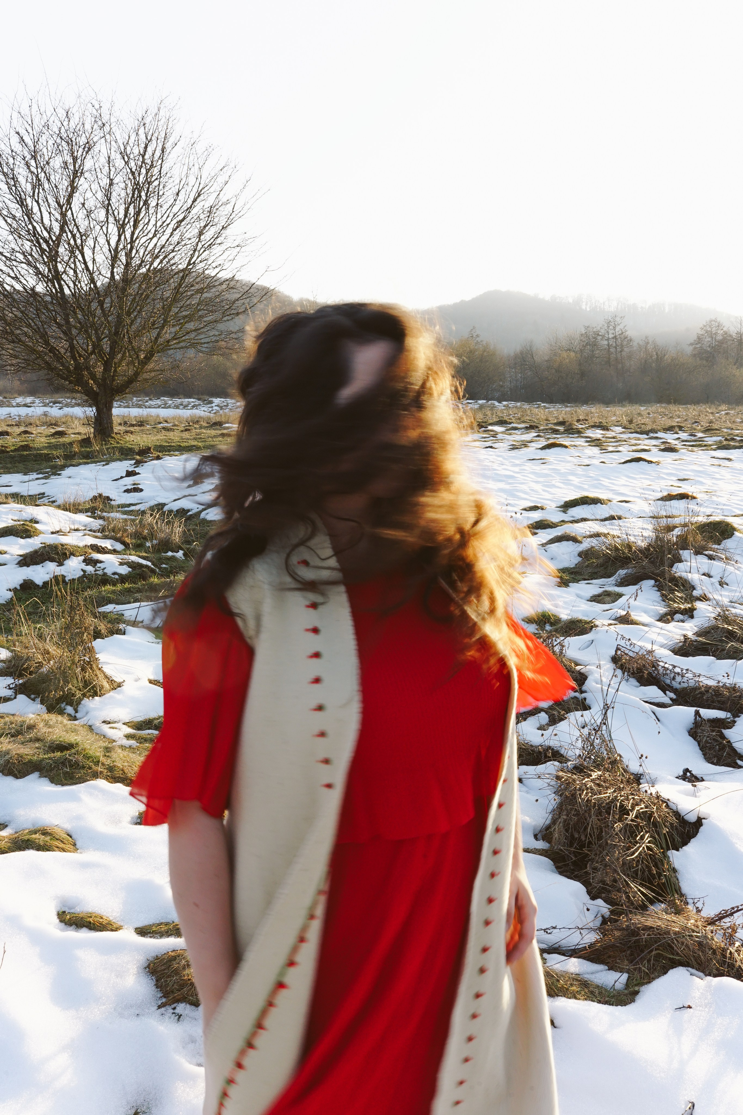 Povești de Viață: Mădălina Beda, Doula și Fotograf. Madalina Beda- Artist vizual, fotograf, doula la nastere, consultant babywearing Brasov si in toata tara