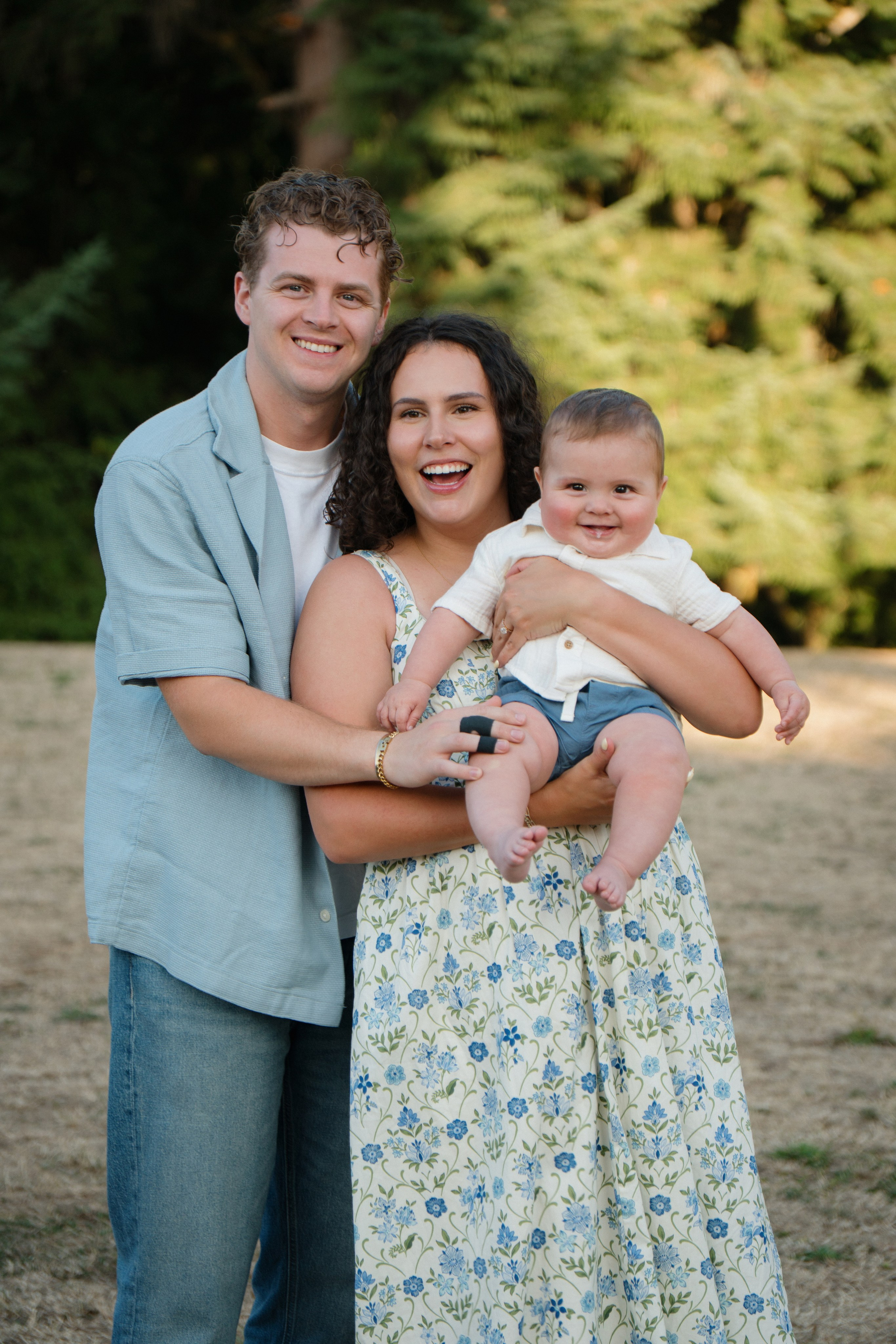 Courtney’s family. Photographer in Washington Sophia D