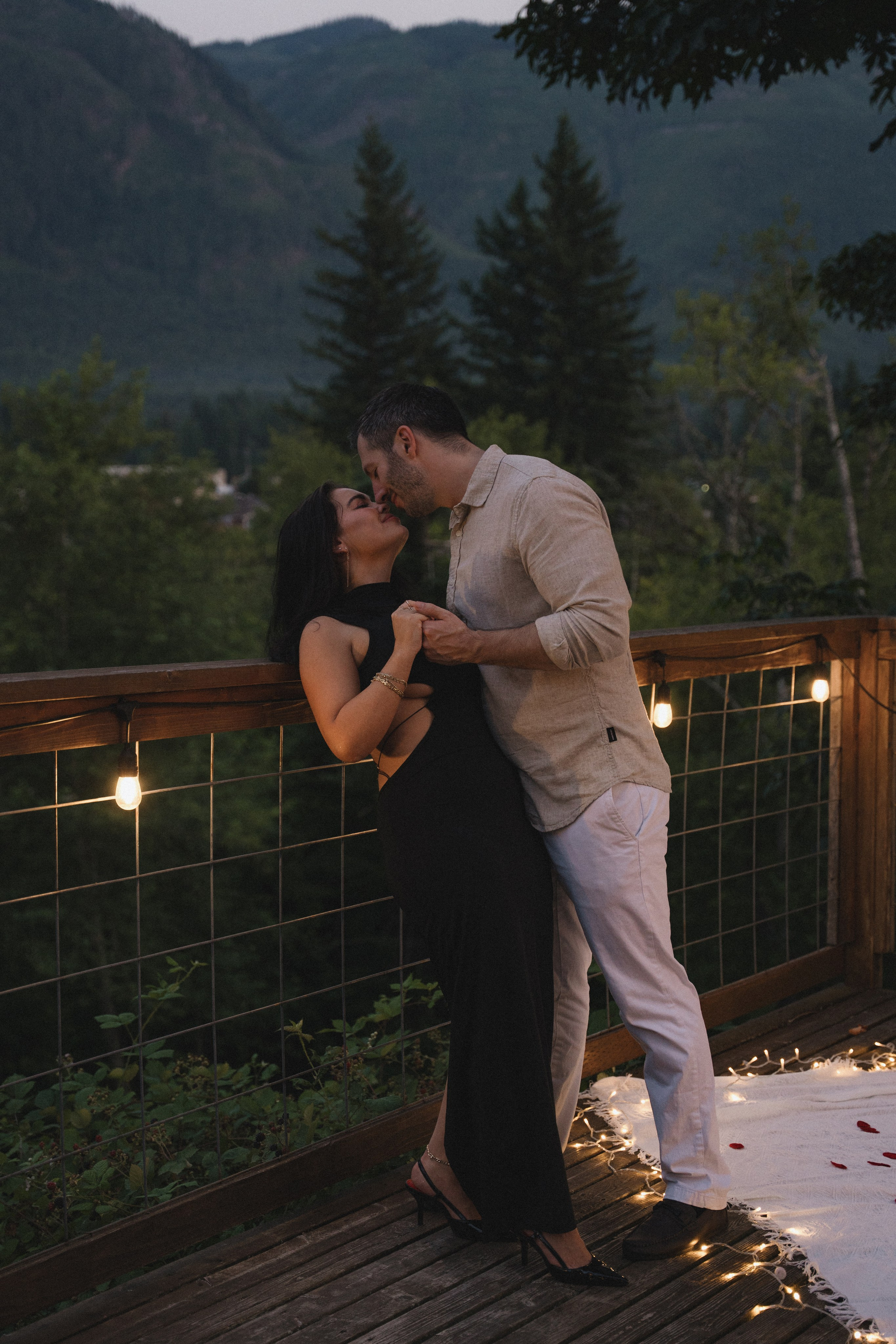 Blaine and Anya proposal. Photographer in Washington Sophia D