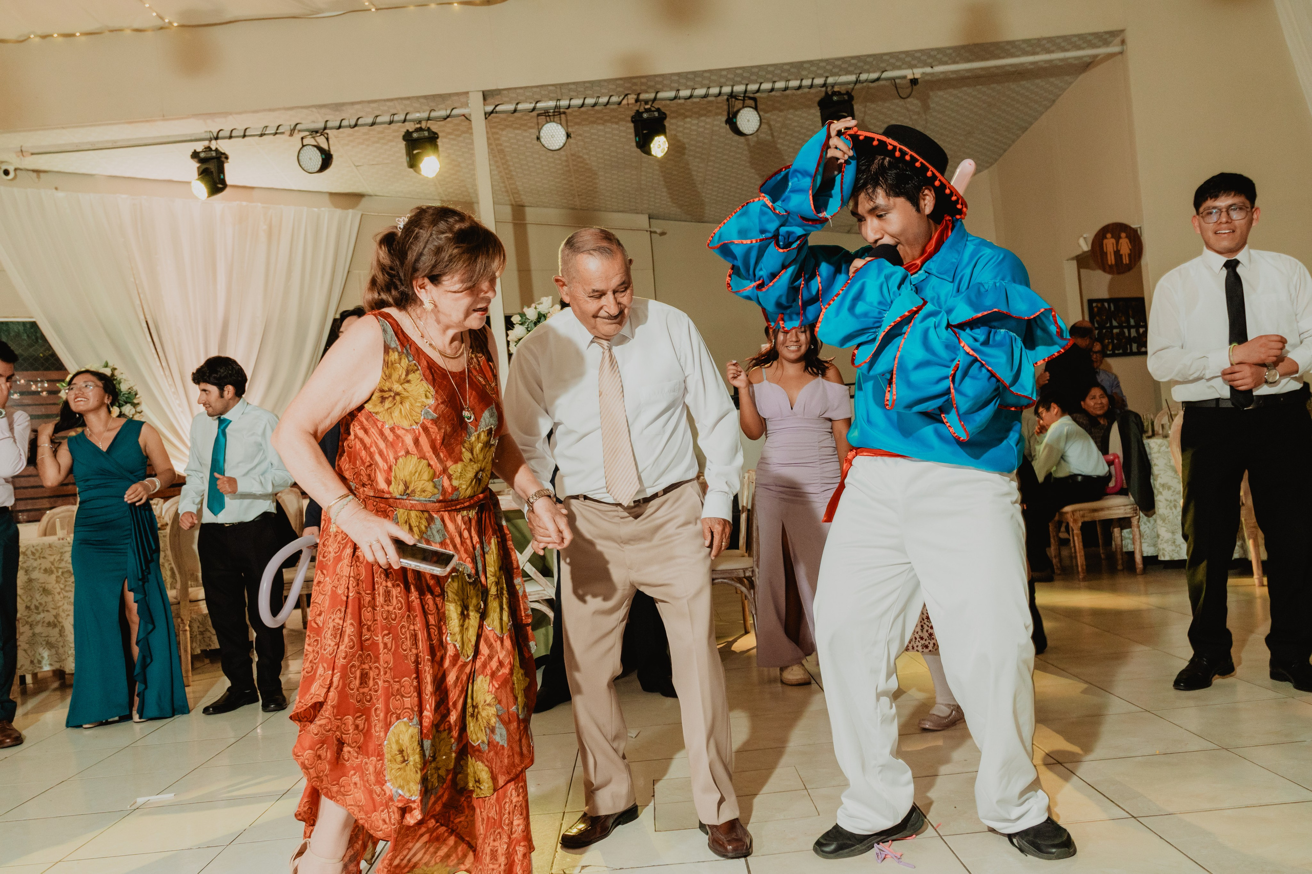 FERNANDO + MARIBEL | BODA RELIGIOSA. Studio KVTA | Fotografía y Video de Bodas en Arequipa