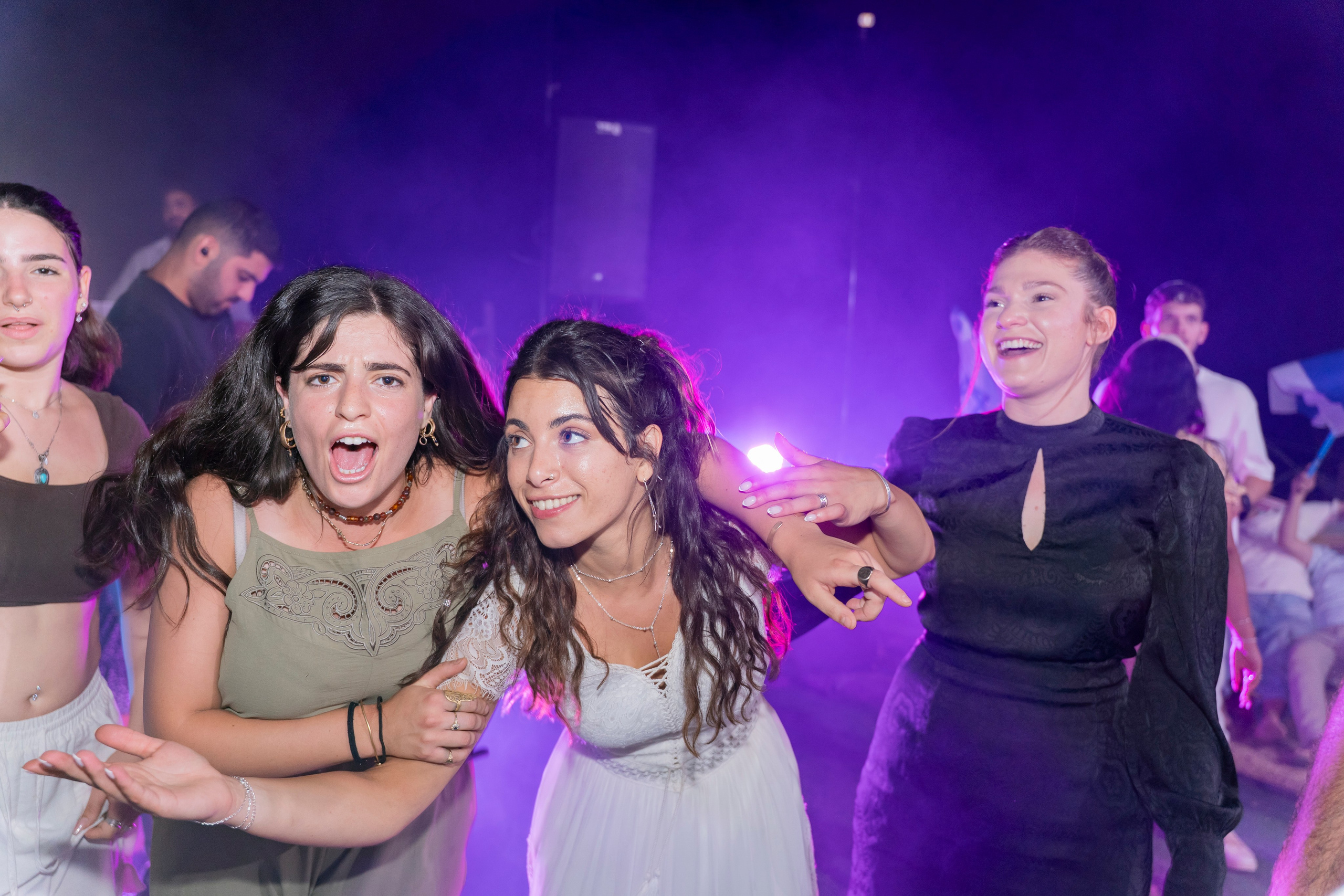 אביה ואחיה. יוסף מזרחי צילום חתונה, ברית וזוגיות. צלם מקצועי שאוהב להוציא אתכם הכי יפים ברגעים הכי מרגשים