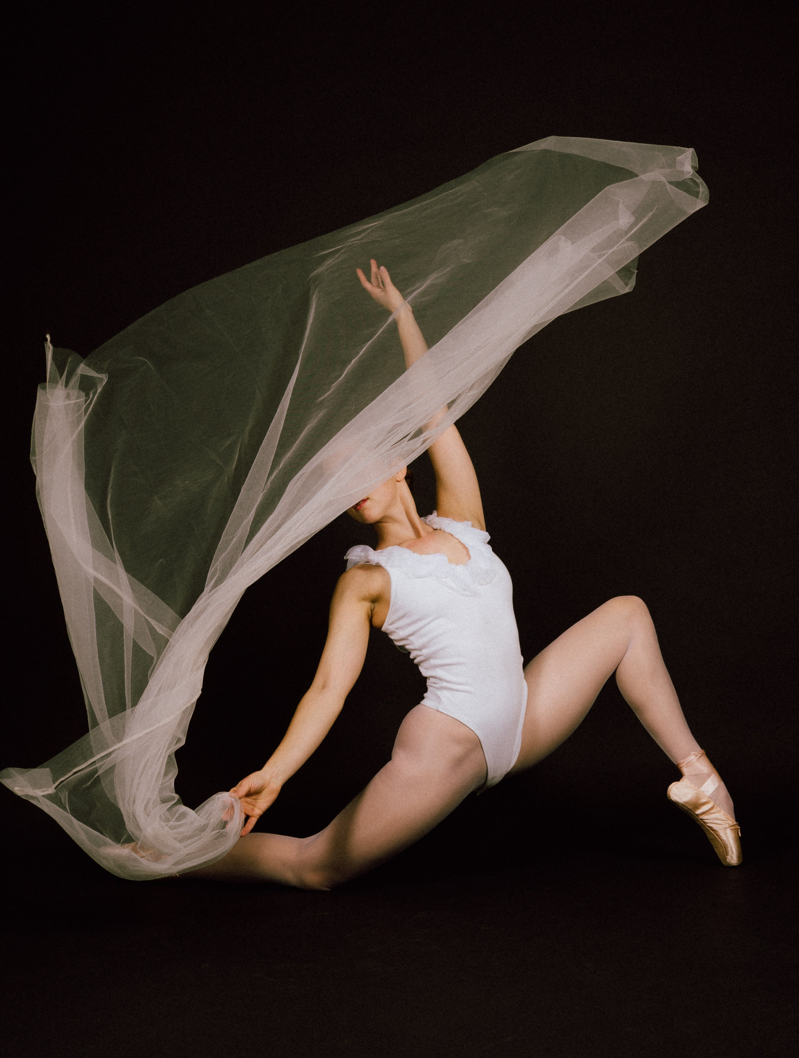 Flow. Alina Romanova | Creative & Fashion Photographer Hamburg