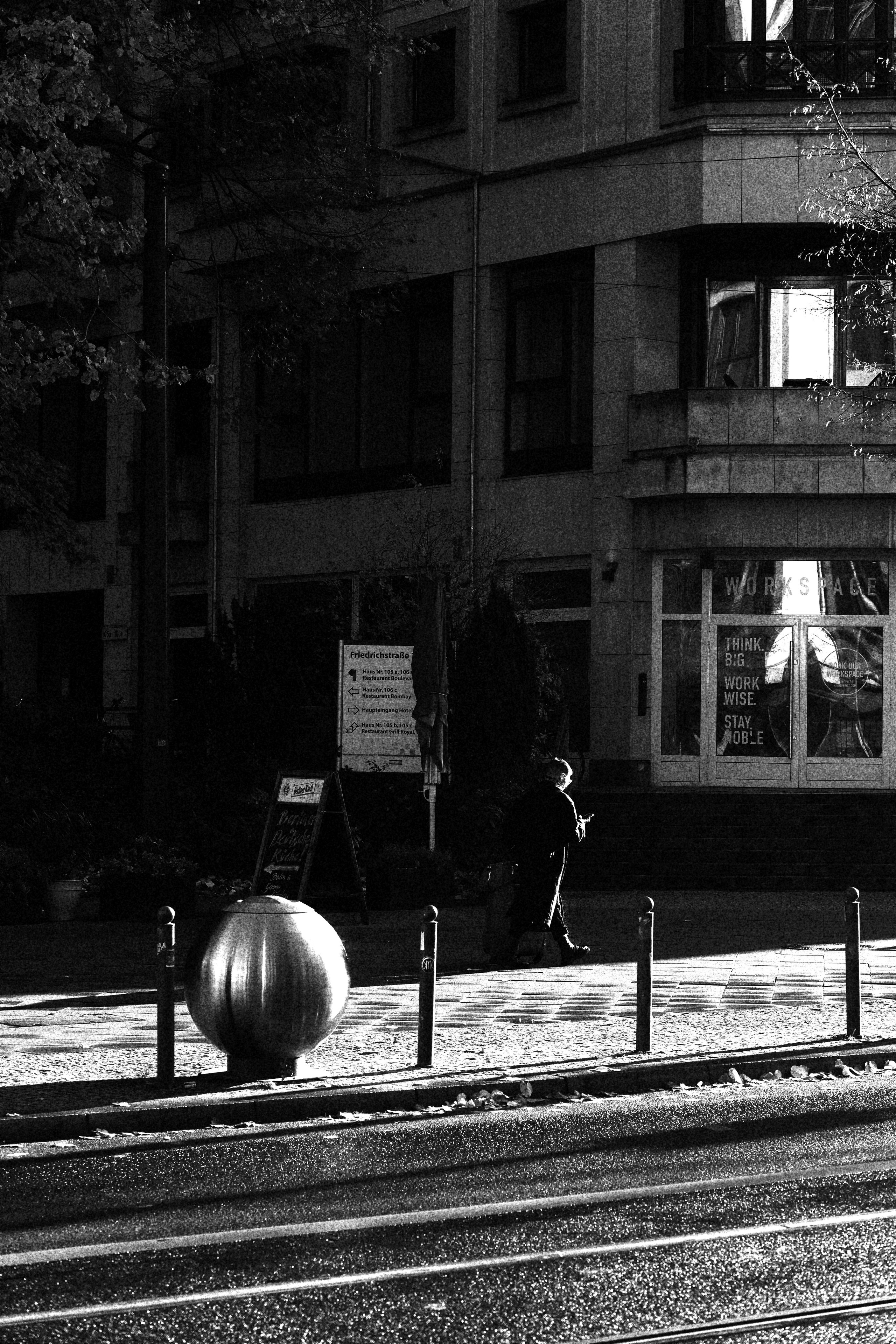 Berliner Mischung (Schwarz-Weiß). BNW Around Photography