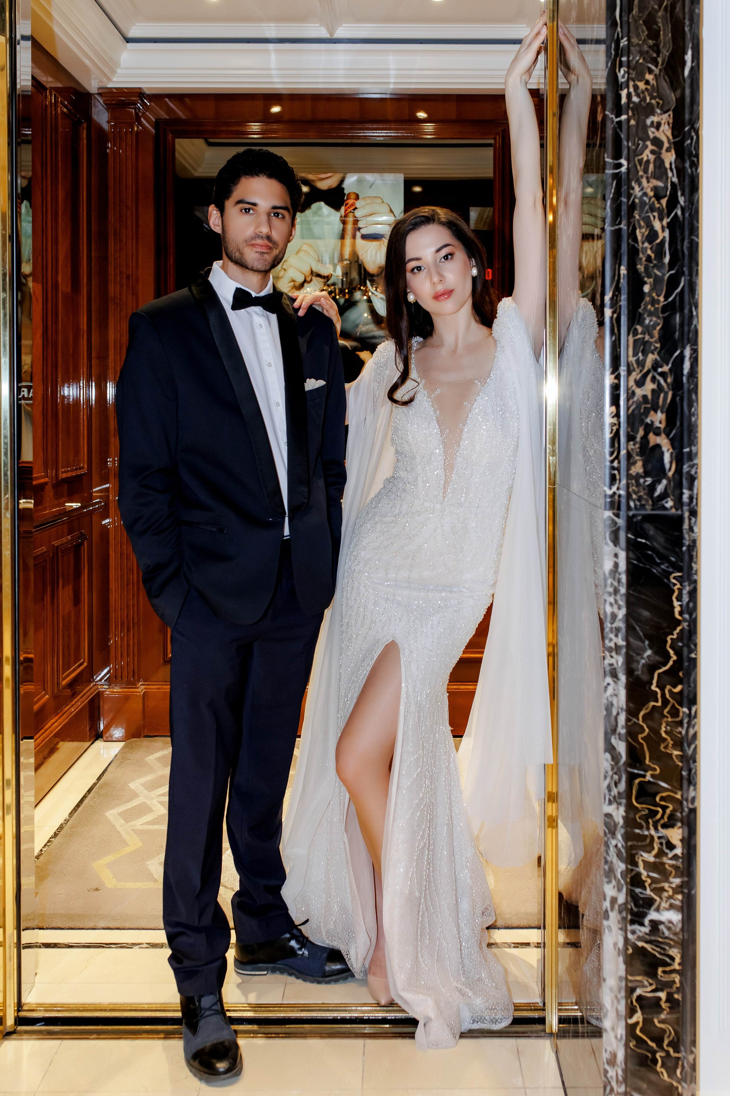 Brautpaar in Ritz Berlin – Hochzeitsfotografin Berlin | Nataliia Schütze