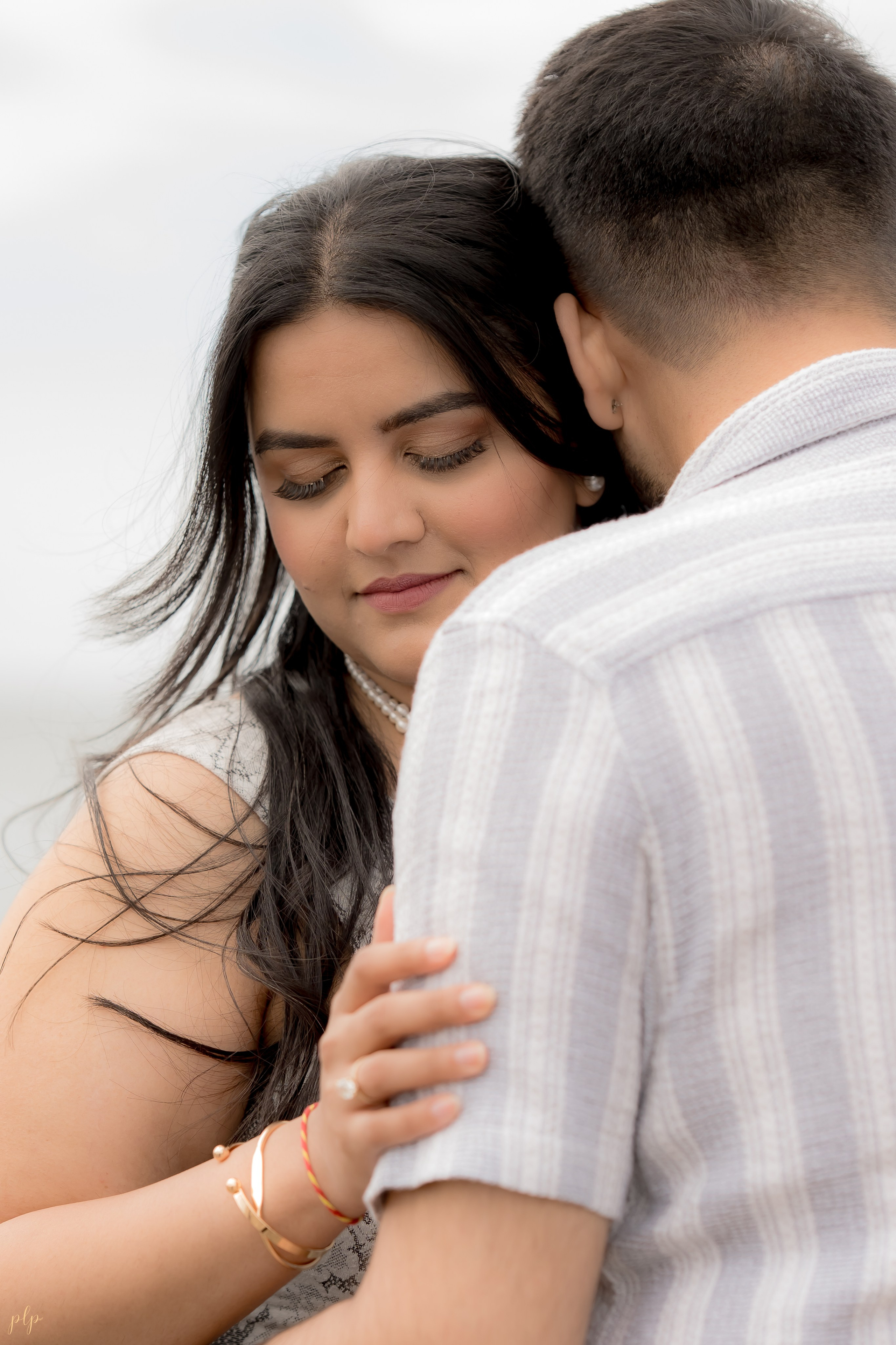 Dhairya and Krupali. Wedding Photographers and Filmmakers