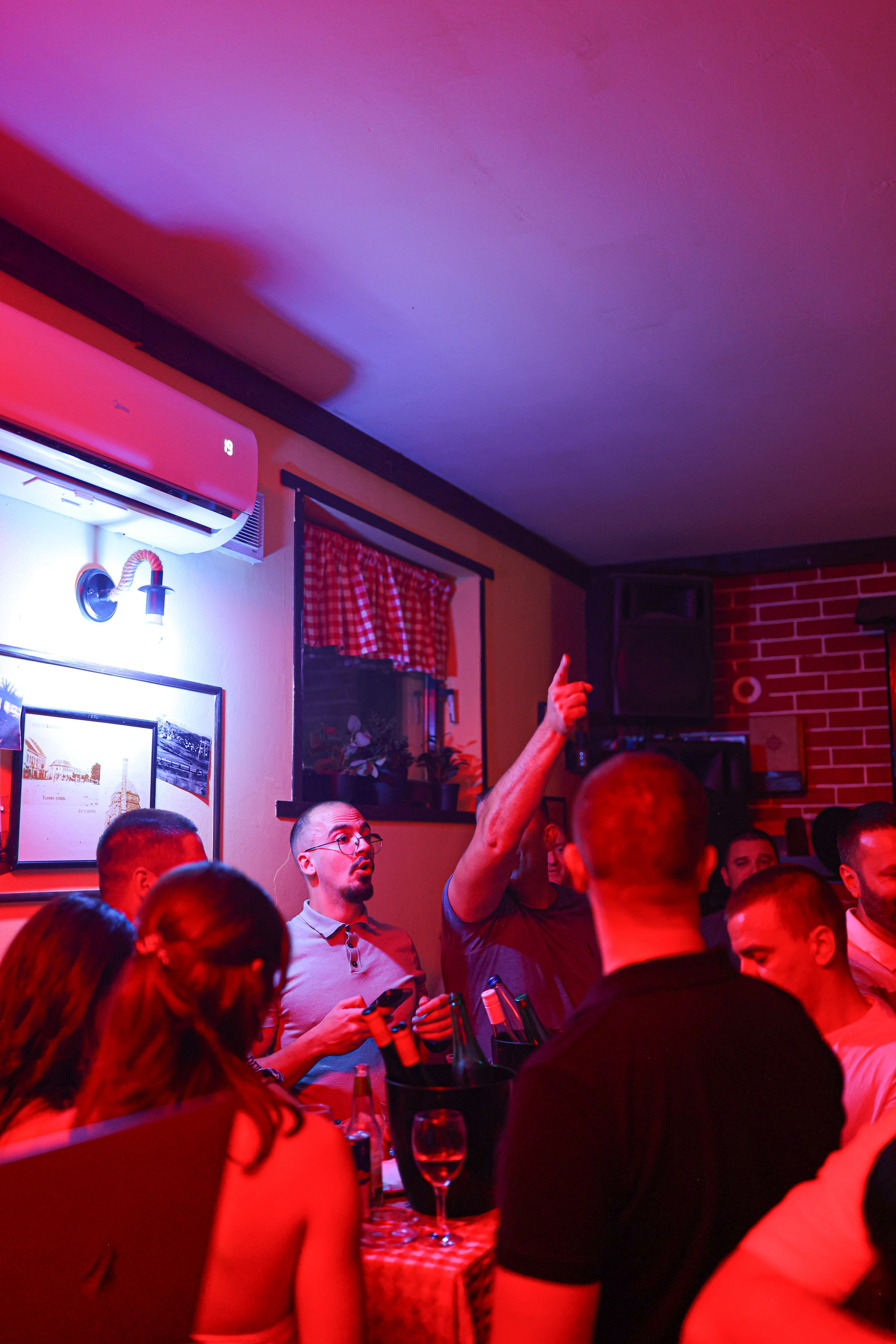Zurke 90tih — Kafana Gradska Biblioteka. Foto Simic Jagodina