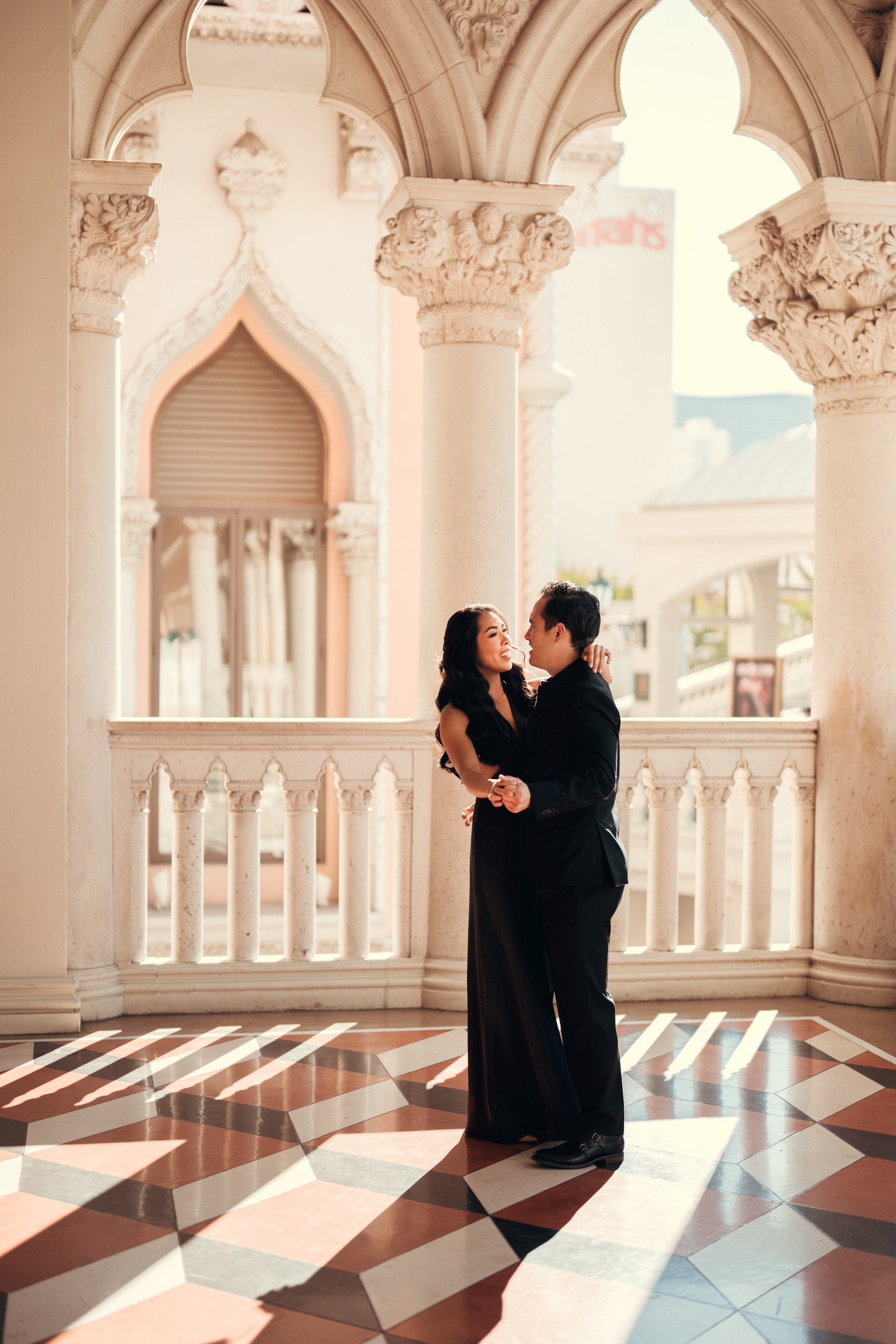 Calah&Matthew. Wedding & elopement photographer Viktoriya Kravtsov. Las Vegas