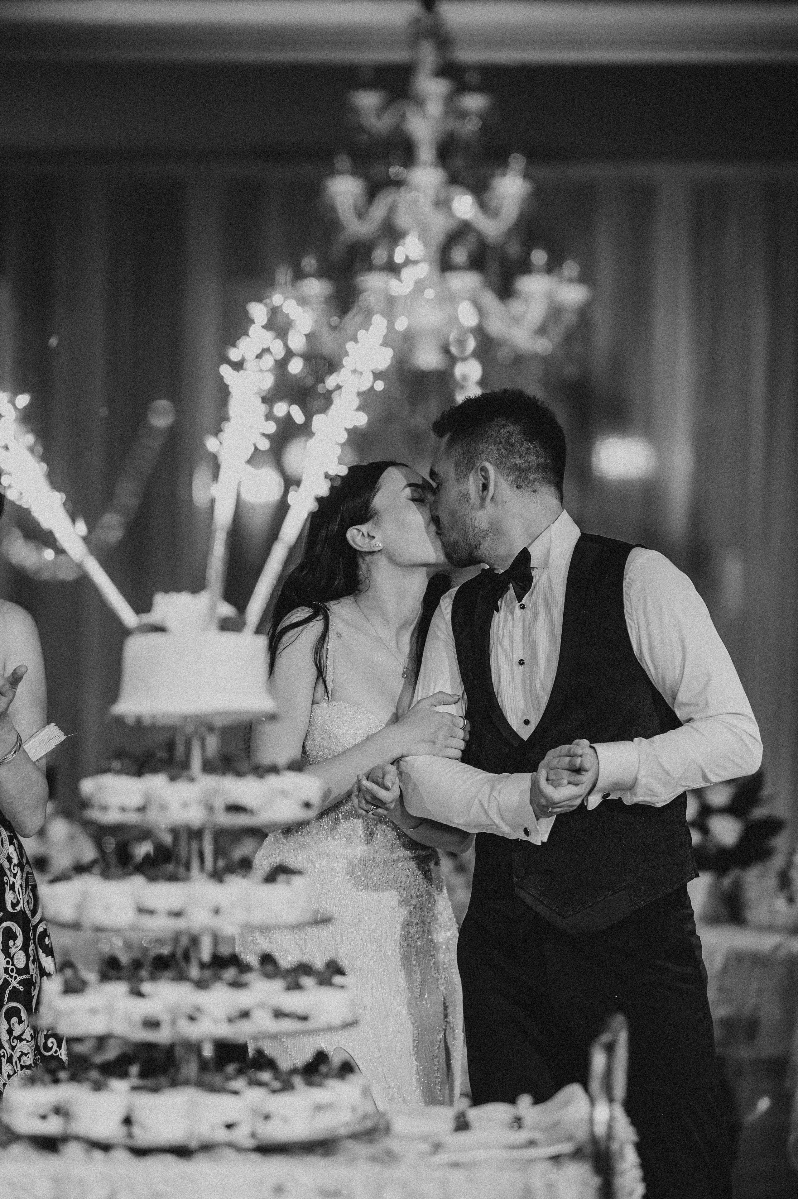 Fotograf si videograf de nunta in stil fotojurnalistic. Proud Vision Weddings | Wedding Photography & Film — Servicii profesionale Foto Video Nunta Iasi