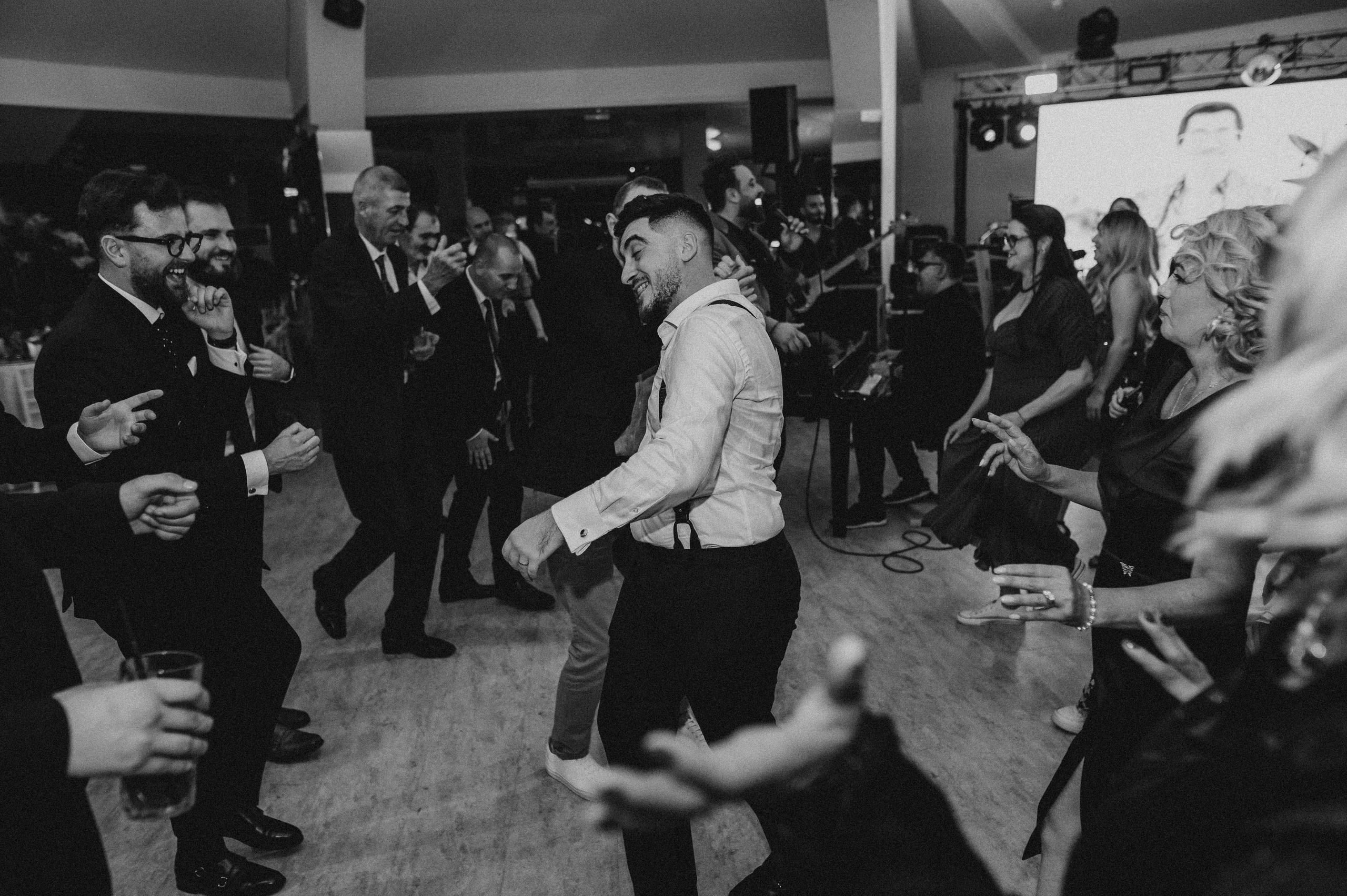 Nunta in Octombrie, in culorile toamnei , la Elysium , Iasi. Proud Vision Weddings | Wedding Photography & Film — Servicii profesionale Foto Video Nunta Iasi