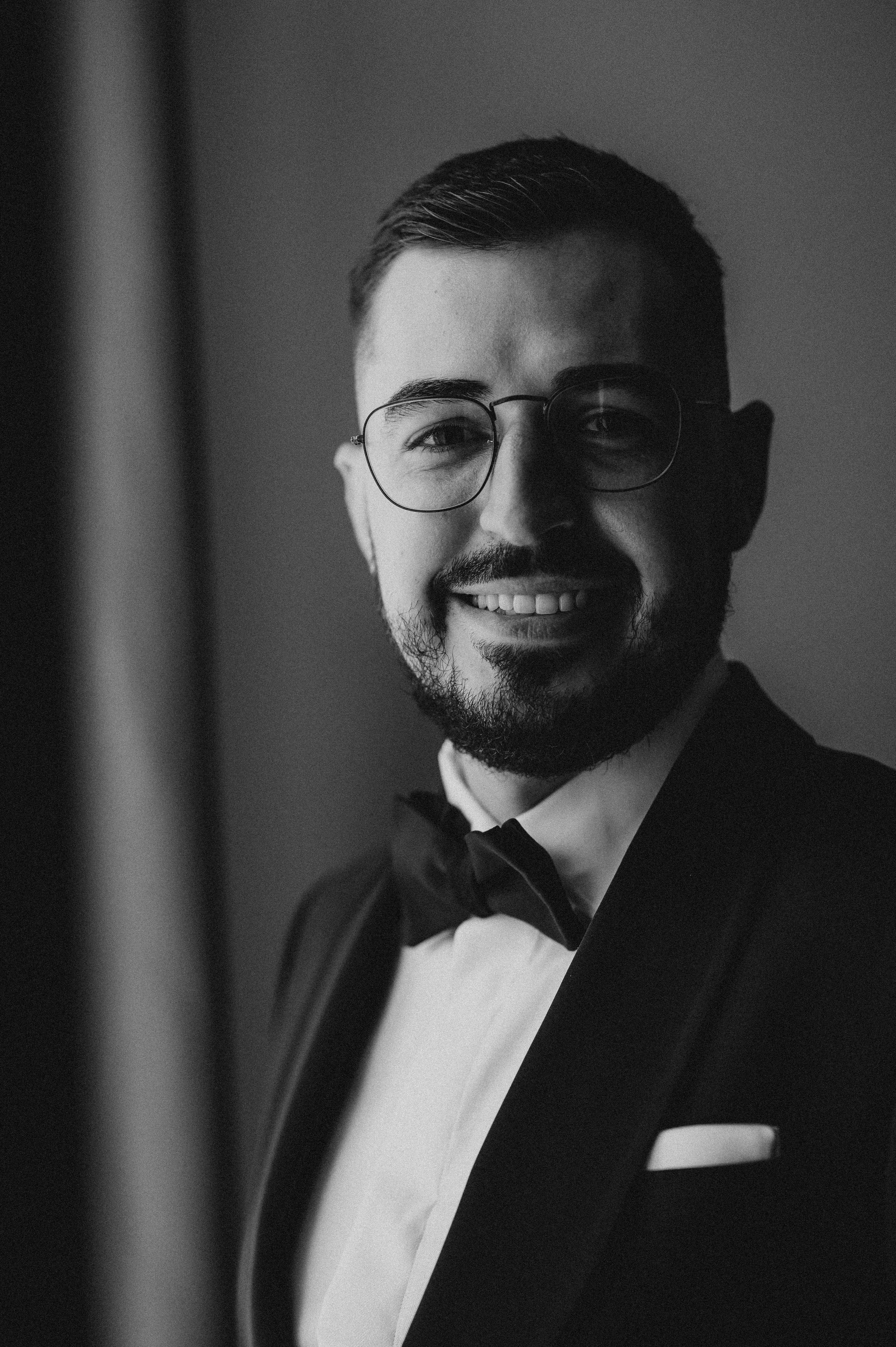 Cununie civila in aer liber , artificii de zi colorate , decor nunta , nunta la Hotel Traian. Proud Vision Weddings | Wedding Photography & Film — Servicii profesionale Foto Video Nunta Iasi