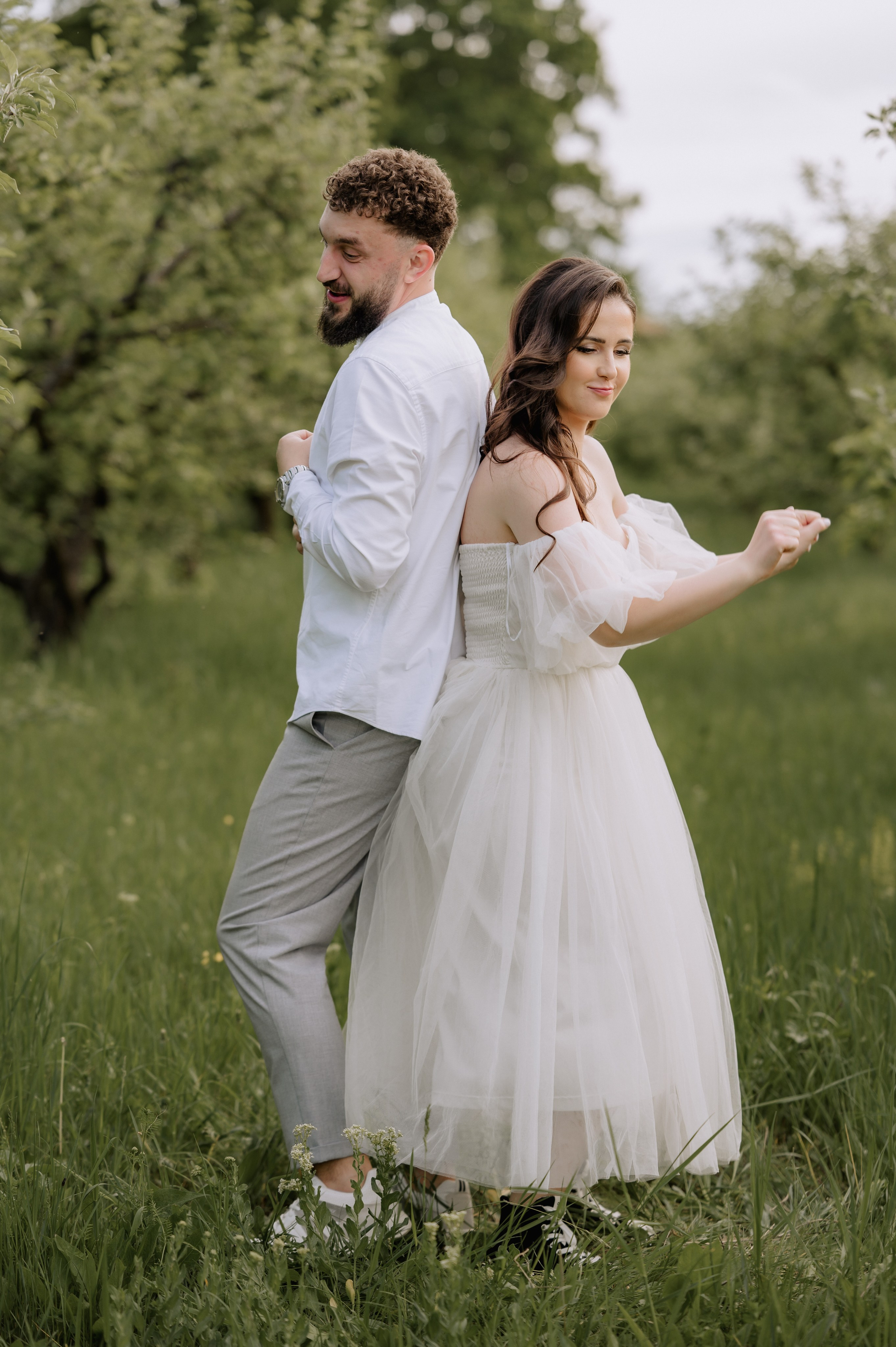 Magda + Andrei | Lovers in the garden. Proud Vision Weddings | Wedding Photography & Film — Servicii profesionale Foto Video Nunta Iasi