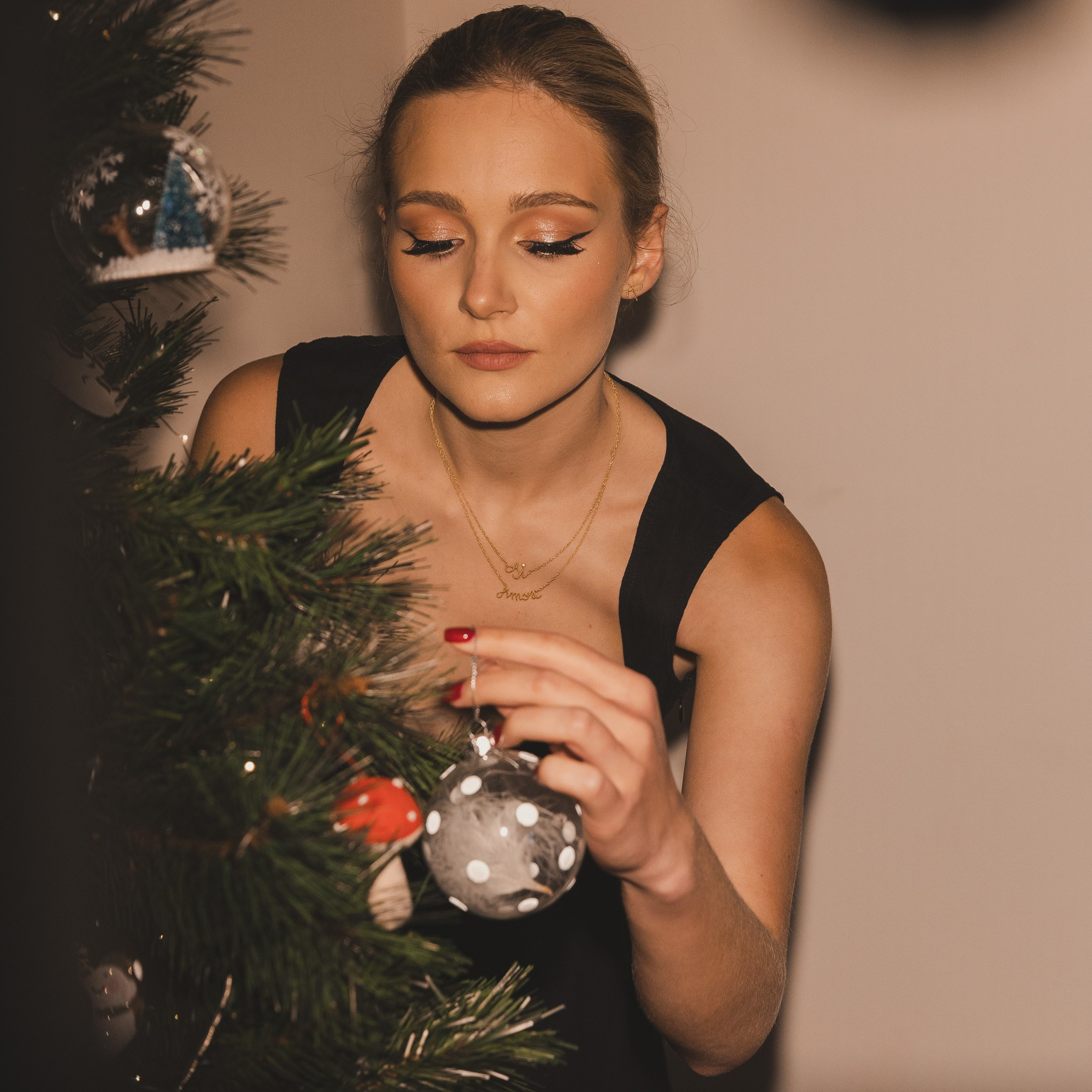 Caterina Murino. Elizaveta Razumova: Cinematic Photography for Love, Weddings, Portraits & Brands