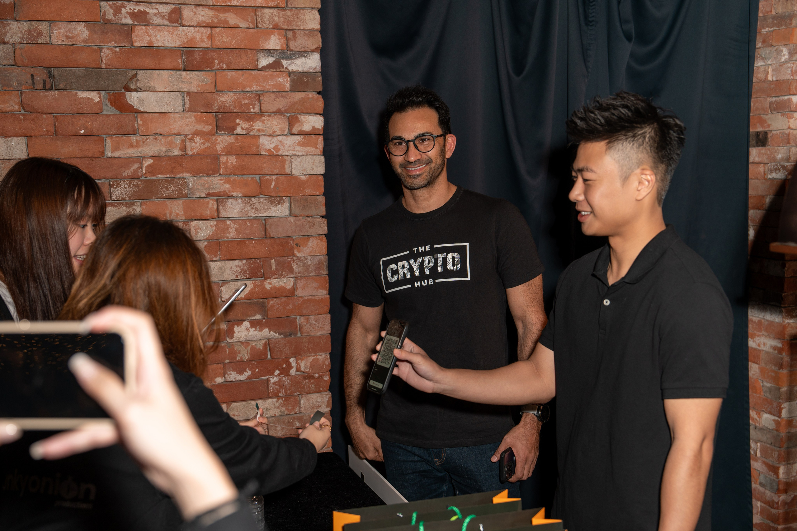 ZKM. ФОТОГРАФ В ГОНКОНГЕ (СВАДЬБЫ, FASHION, СЕМЕЙНЫЕ, МЕРОПРИЯТИЯ, ФОТОПРОГУЛКИ)