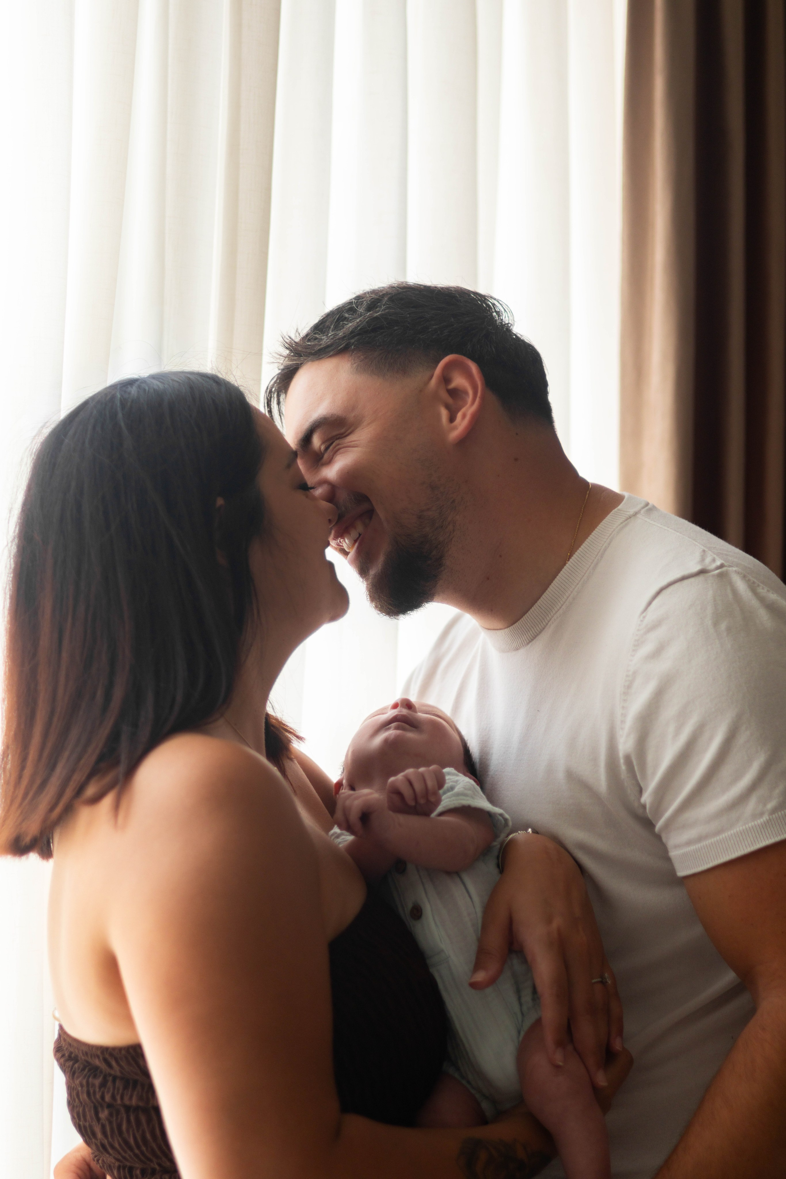 Newborn. Zwangerschapsfotografie, newborn, gezinnen, branding, liefde én geboortefotografie