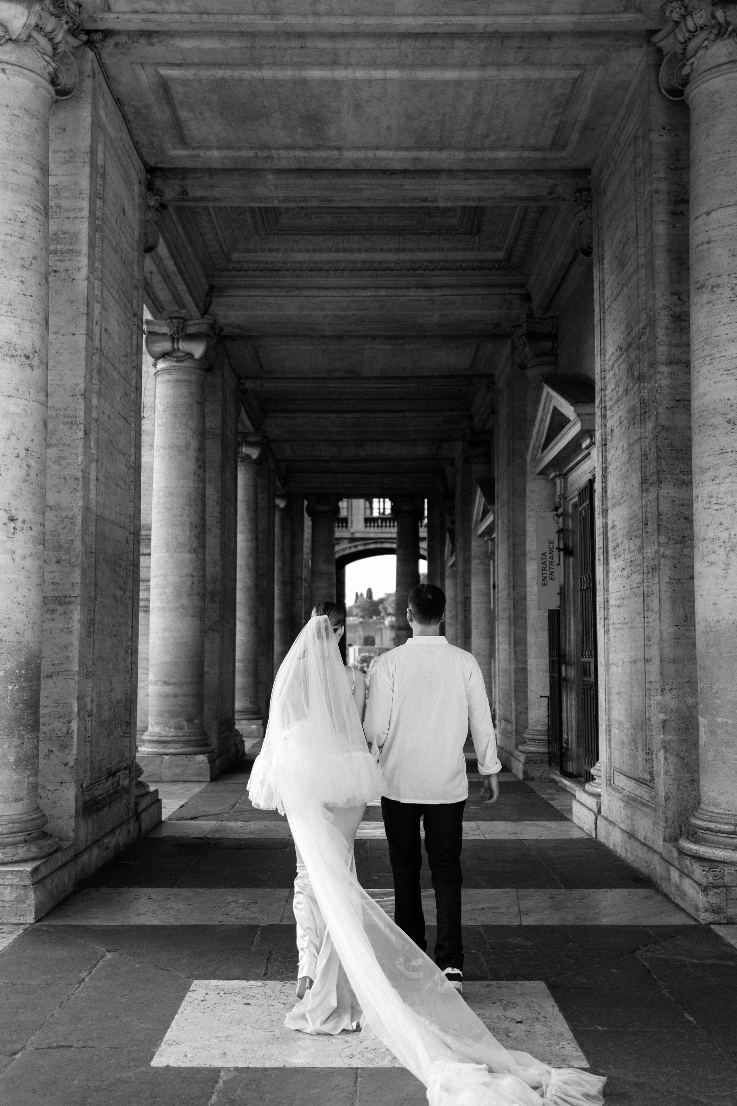 Elopement in Rome. Wedding Photographer Rome Tuscany Como Sicily Puglia Amalfy Italy- Oksana Savenchuk