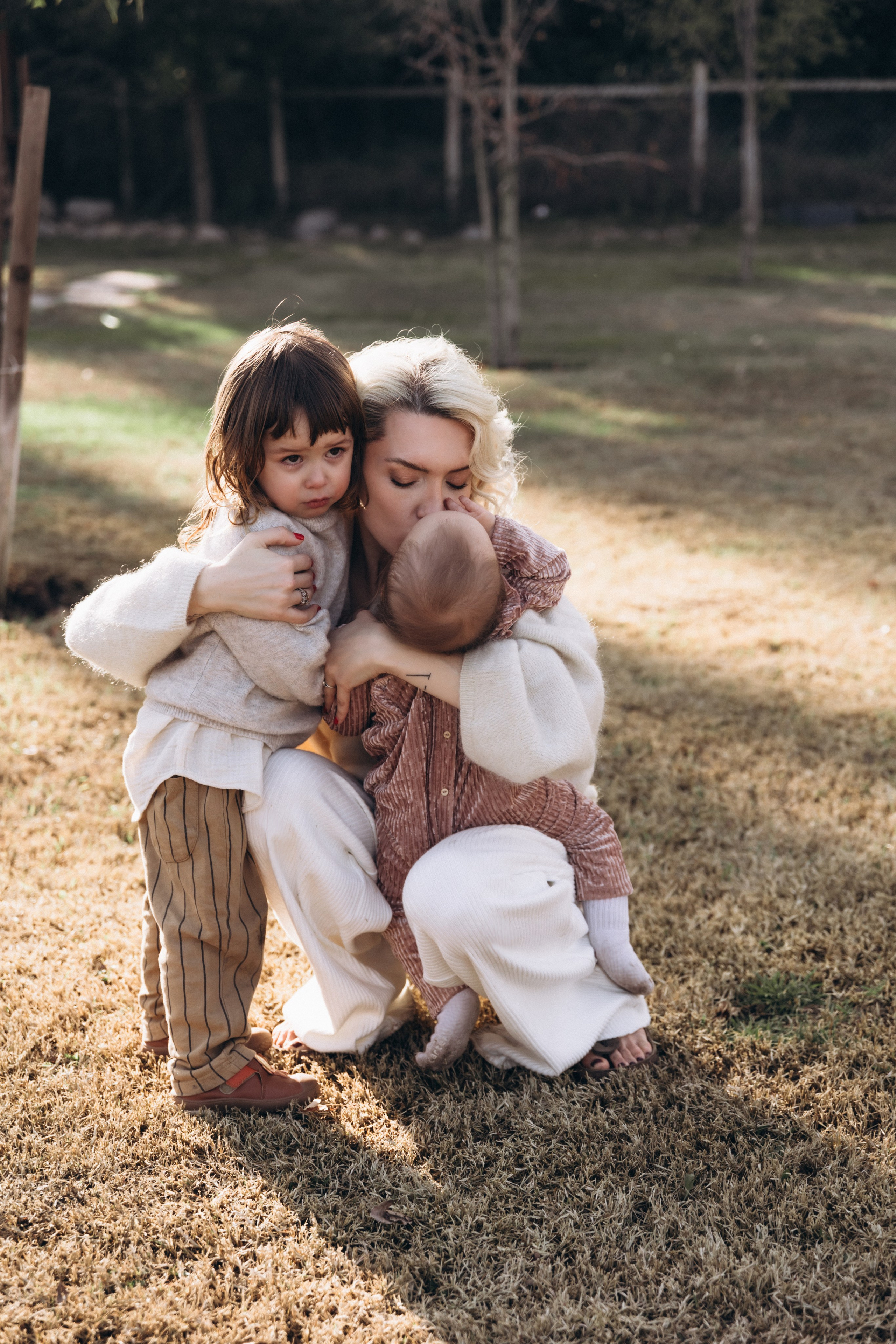 Sesión de fotos familiar en casa — Momentos reales y acogedores. Photographer in Santiago, Chile Anna Almazova