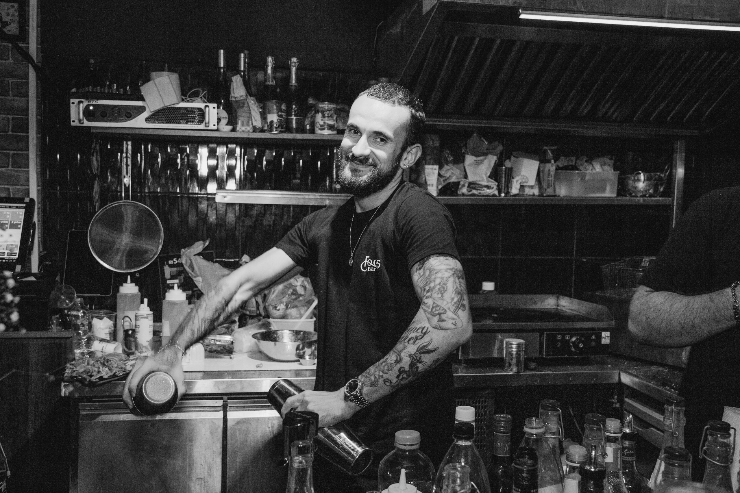 Контентная съемка для бара Focus. Портретный и репортажный фотограф в Израиле Рома Бирман