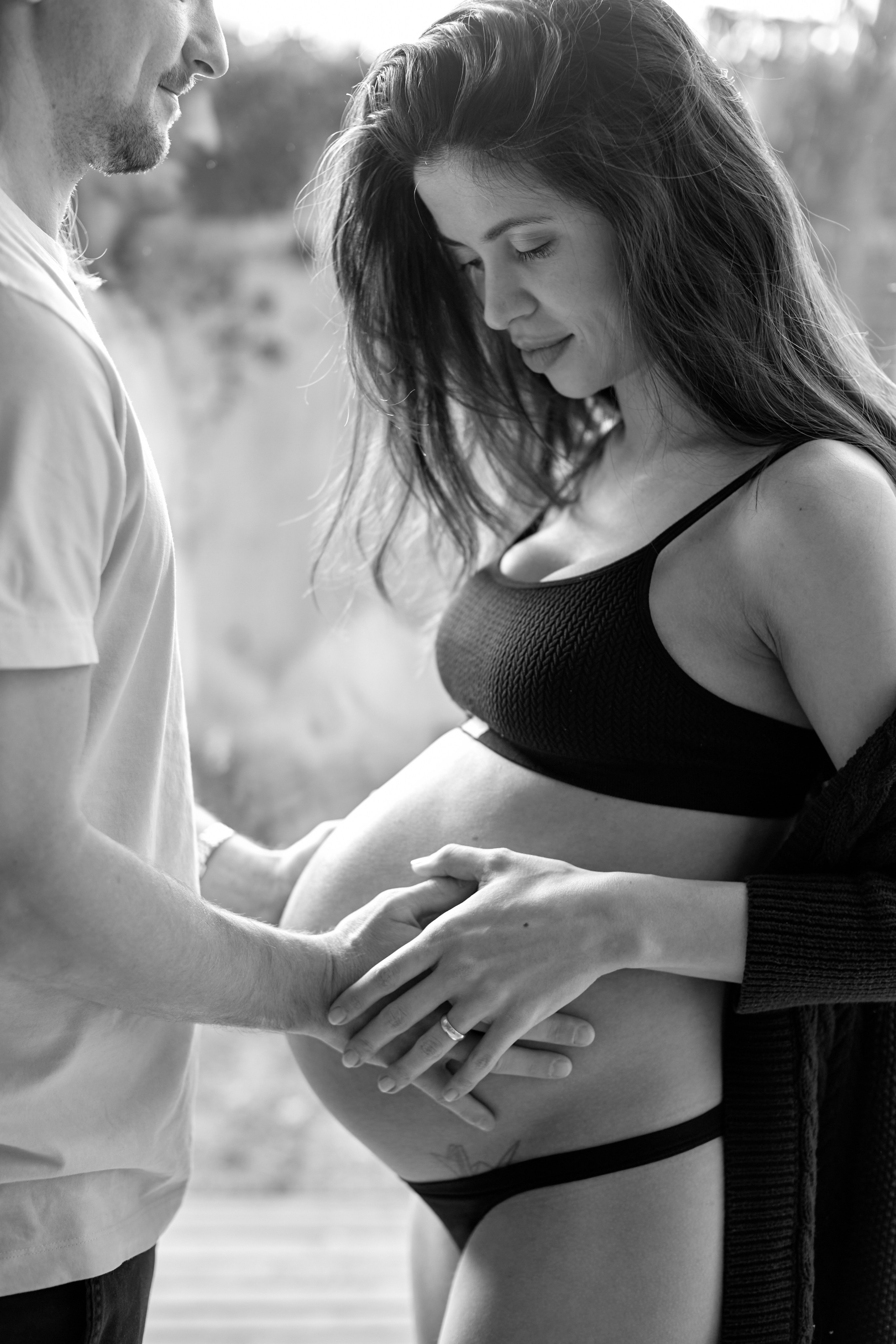 Thais. Amazing photo session at a time convenient for you. Y