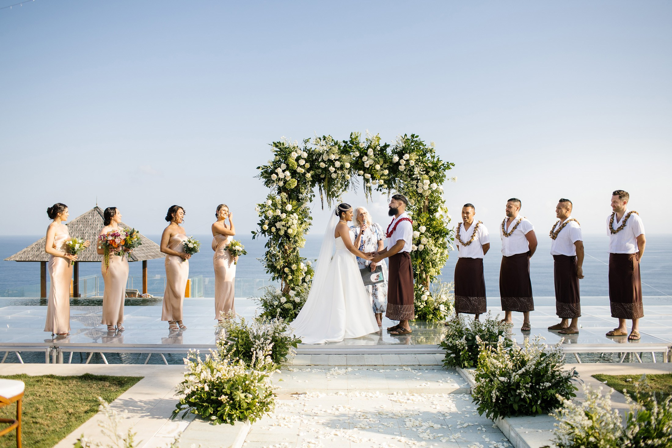 Big funny wedding with guests in paradise Bali island. Get.it.feel — Aesthetic Photography and Videography
