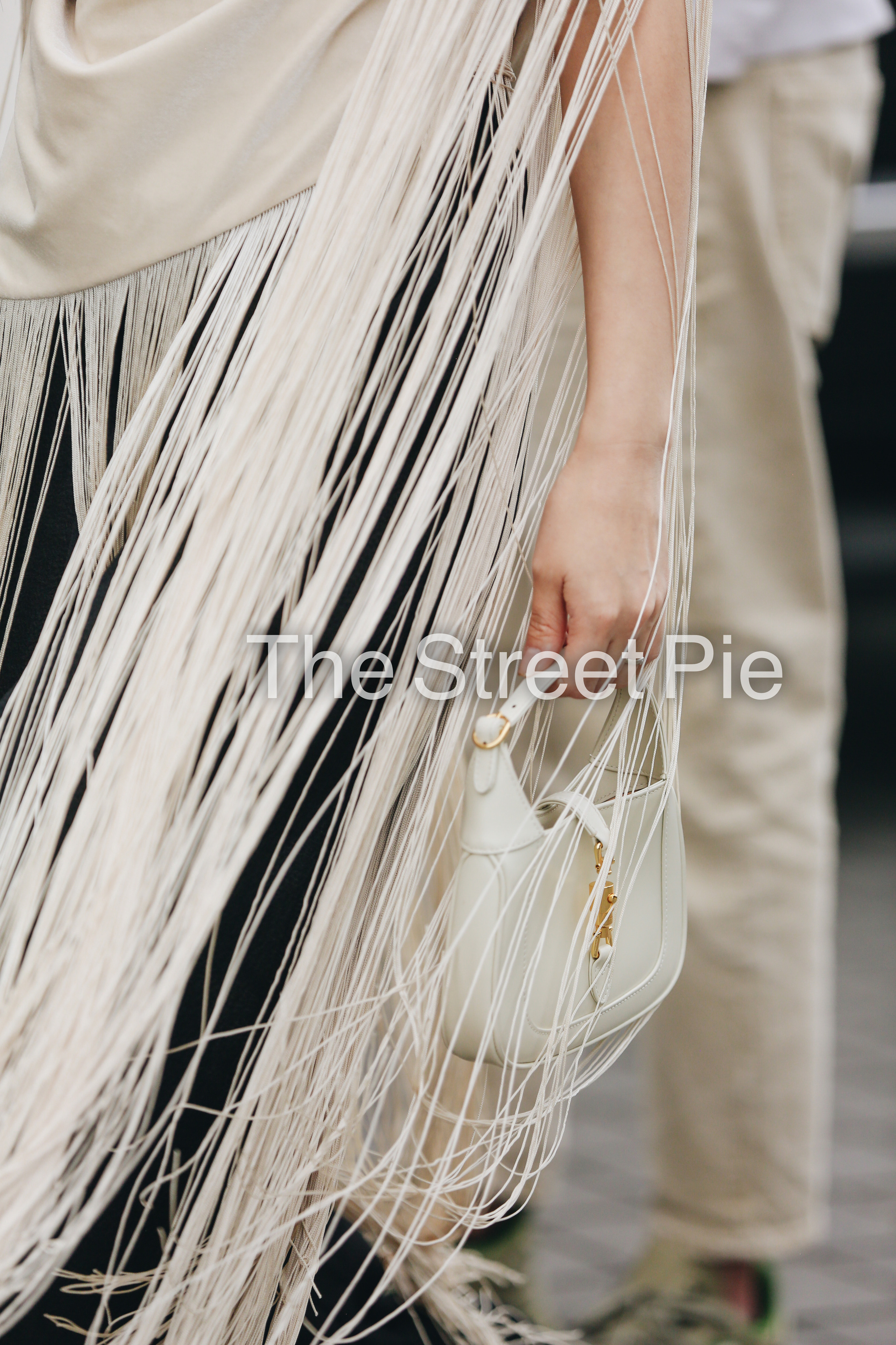 ALMATY VISA FW22. Anastasia Fedoseeva / The Street Pie — streetstyle photographer