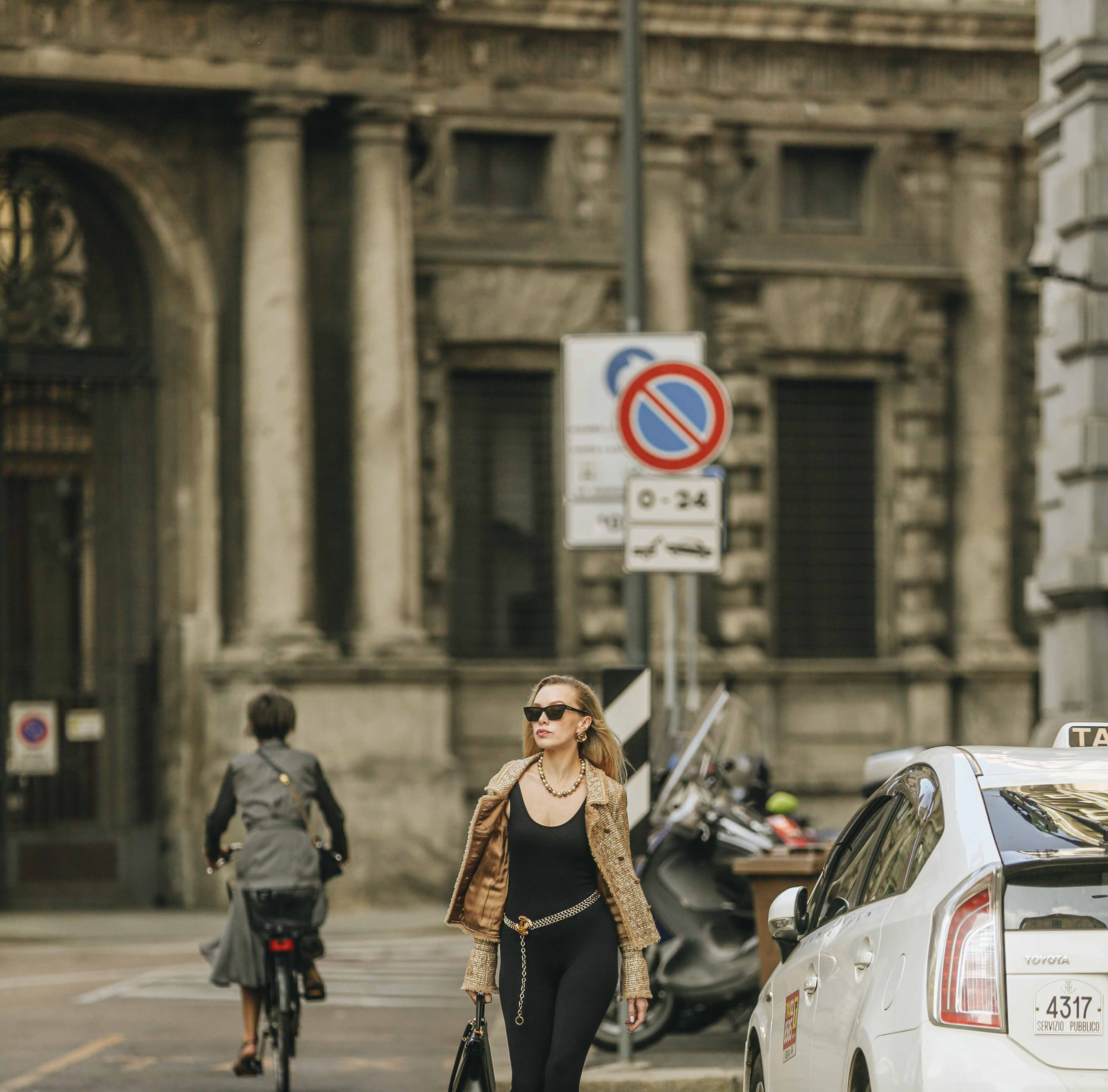Anna in Milan. Anastasia Fedoseeva / The Street Pie — streetstyle photographer