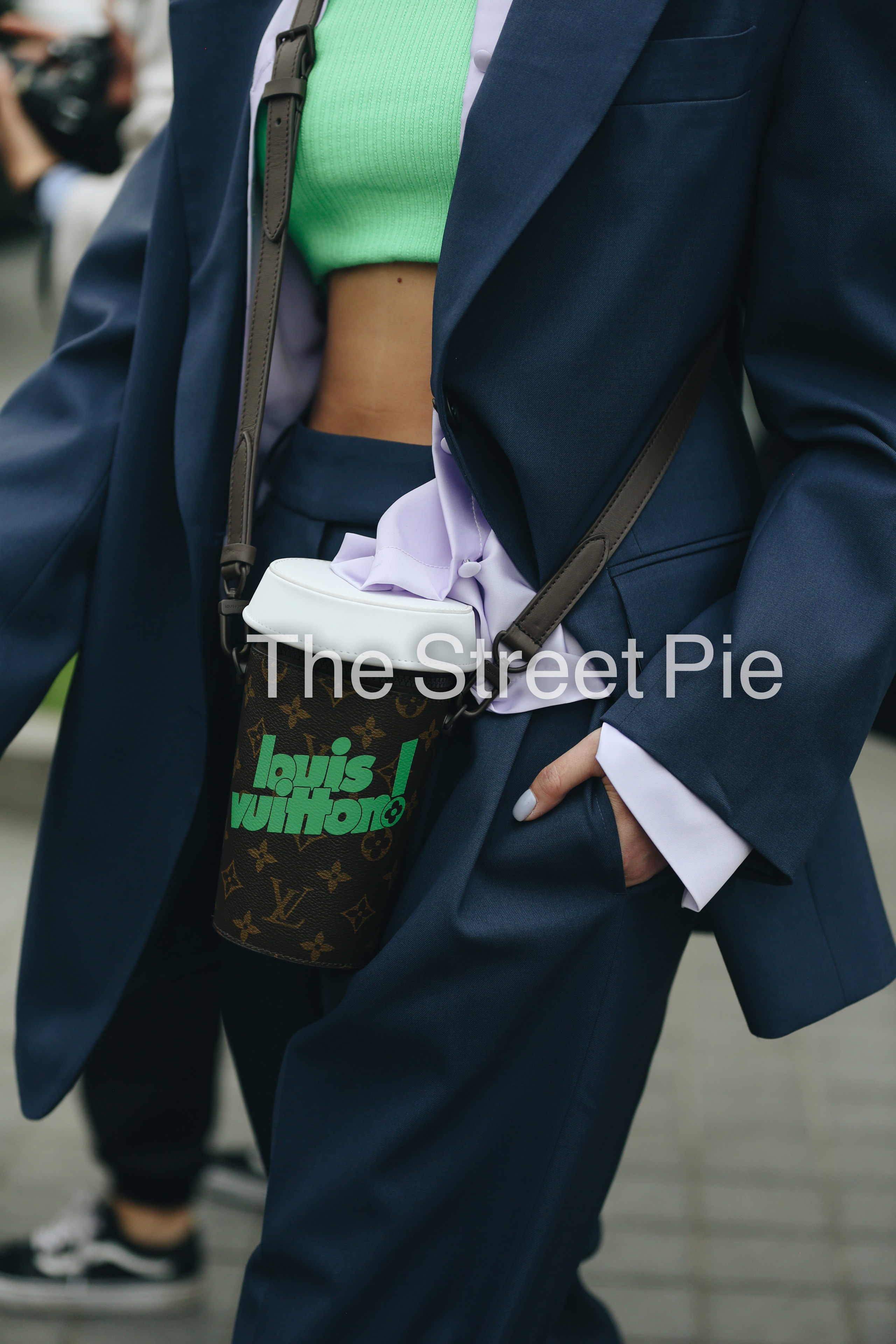 ALMATY VISA FW22. Anastasia Fedoseeva / The Street Pie — streetstyle photographer