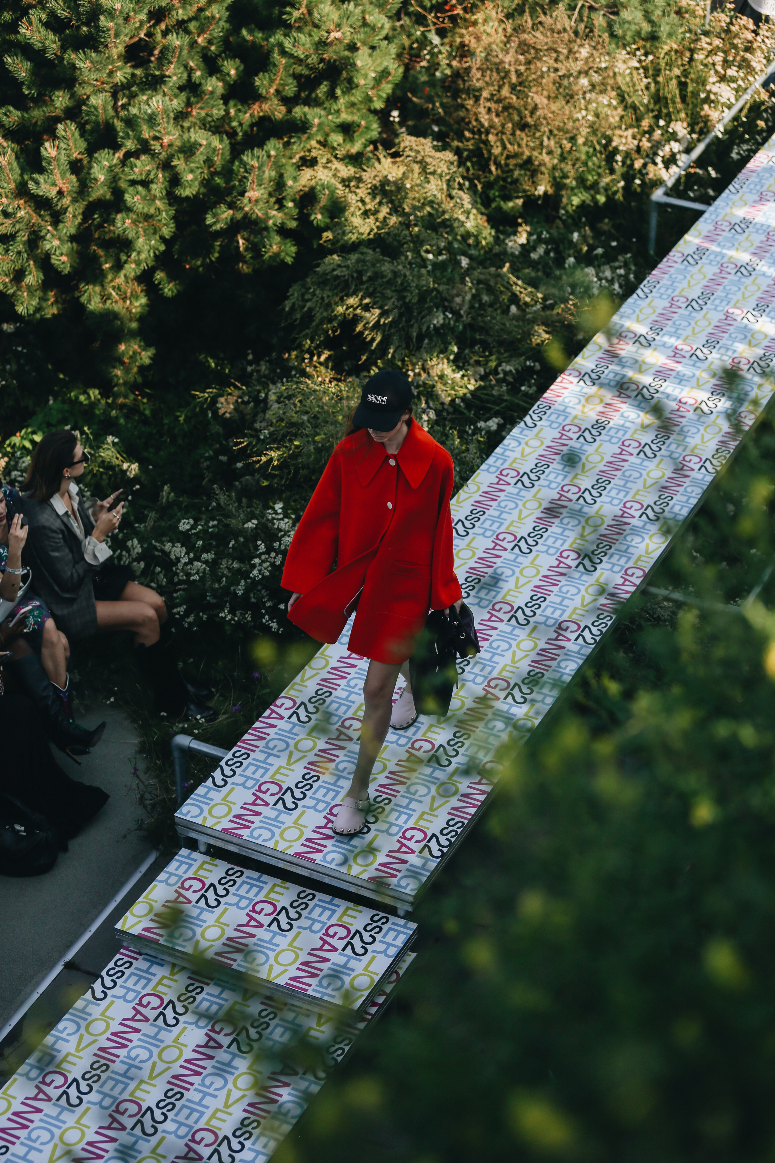 Ganni SS22 in Copenhagen. Anastasia Fedoseeva / The Street Pie — streetstyle photographer