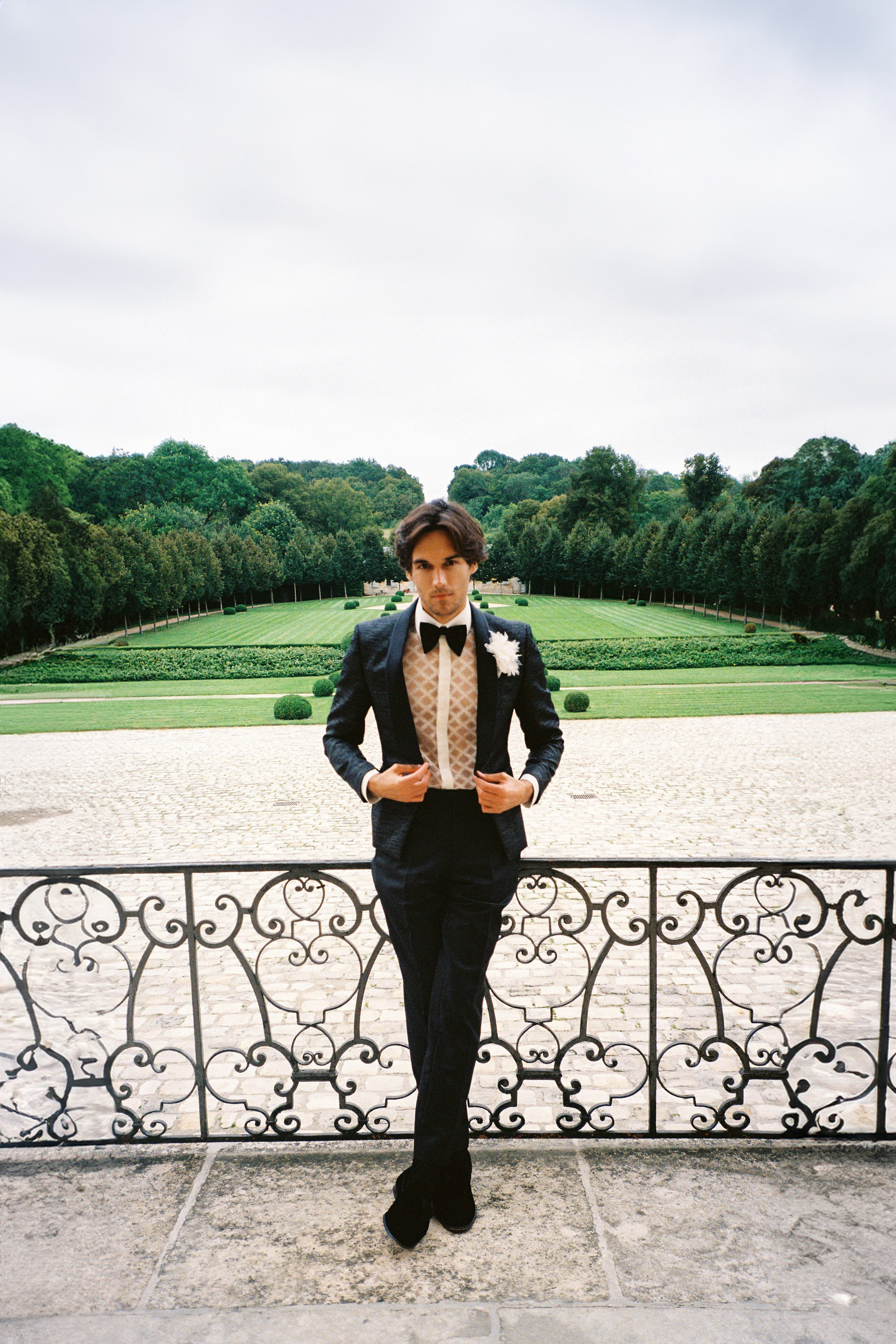 A luxury wedding at Chateau de Villette, just 40 minutes from Paris, captured entirely on film photography