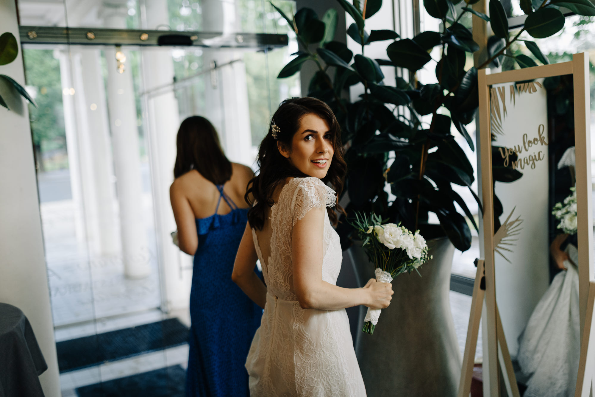 Kāzu diena Vecrīgā ar fotosesiju un īstiem draugiem