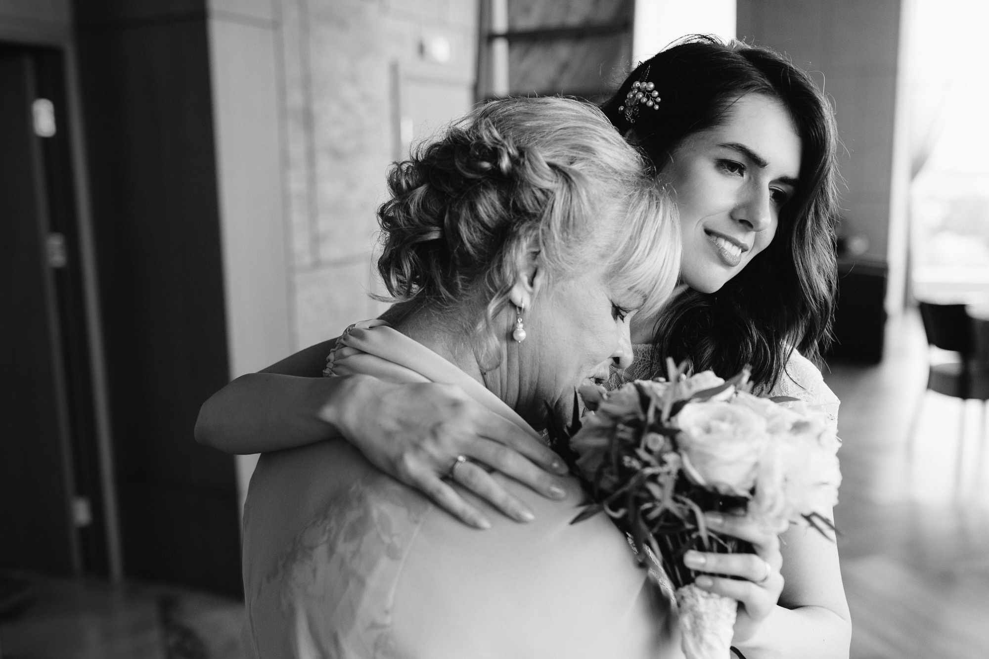 Kāzu diena Vecrīgā ar fotosesiju un īstiem draugiem