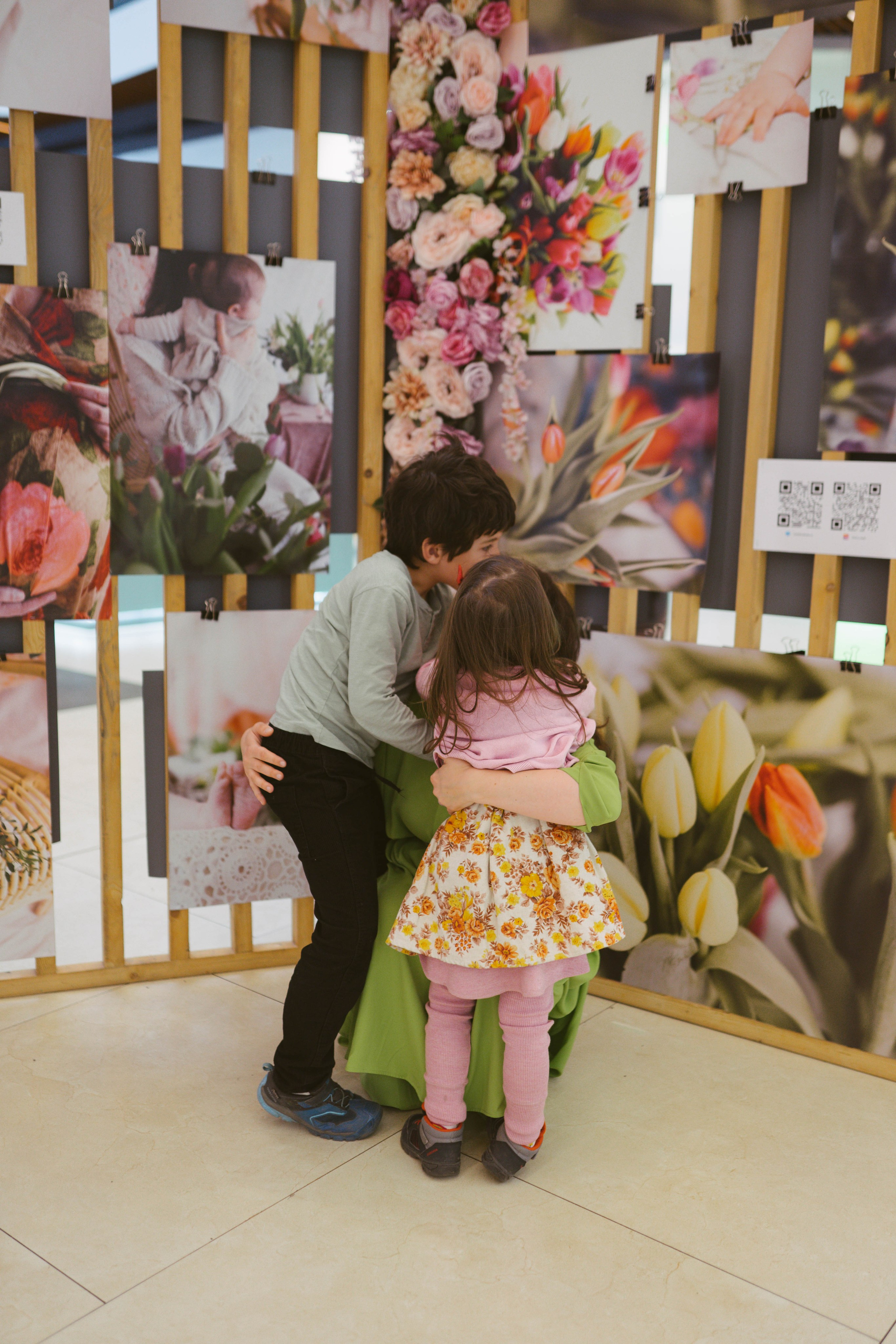 Expozitie Fotografie AFI BRASOVA fi Primăvară: Manifest Vizual despre Viață | Mădălina Beda. Madalina Beda- Artist vizual, fotograf, doula la nastere, consultant babywearing Brasov si in toata tara