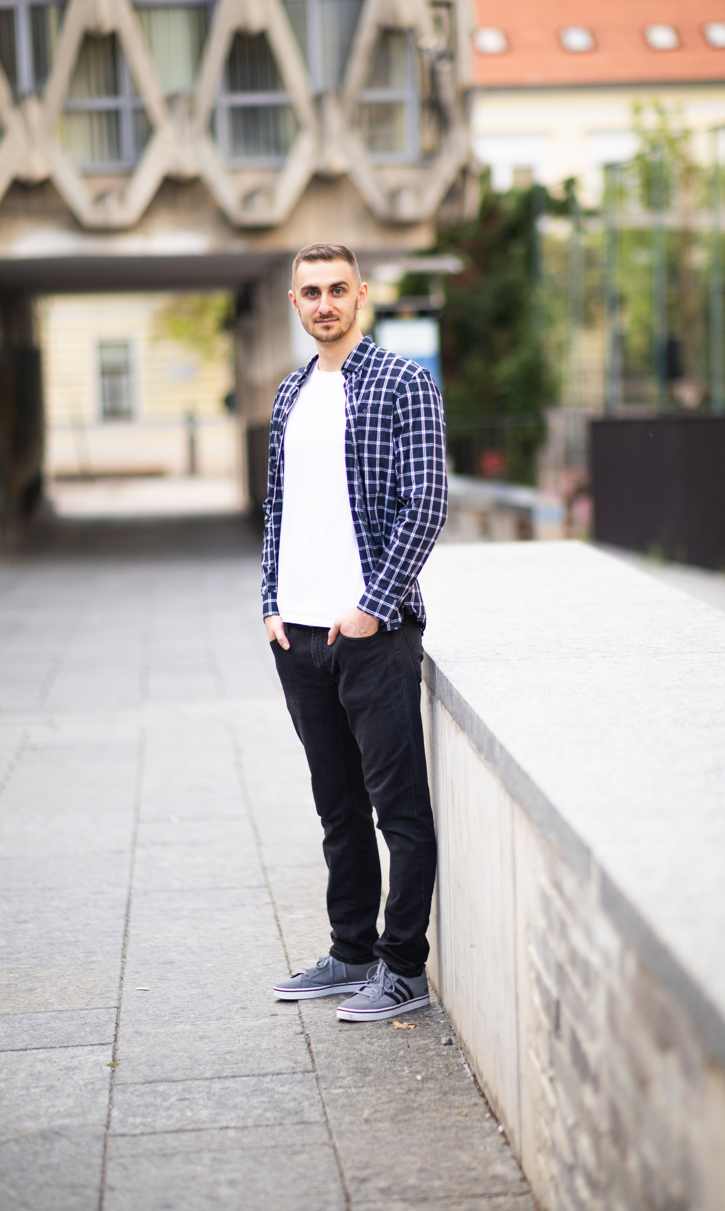 Dorin. Fotograf de portrete și evenimente din Cluj-Napoca. Ședințe foto individuale, nunți, botezuri și aniversări în Cluj și județul Cluj