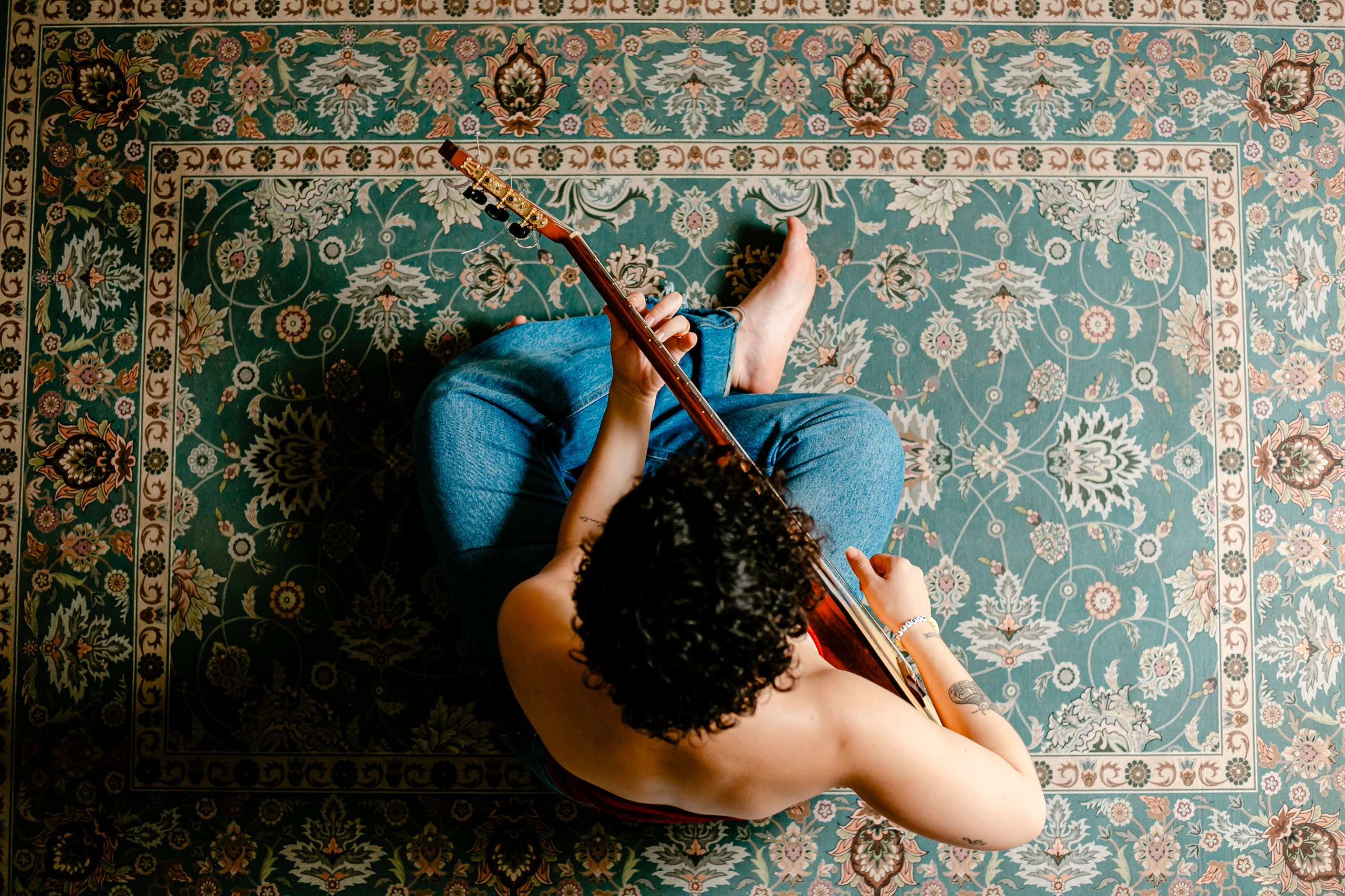 Ensaio fotográfico de cantora — Leticia Santos