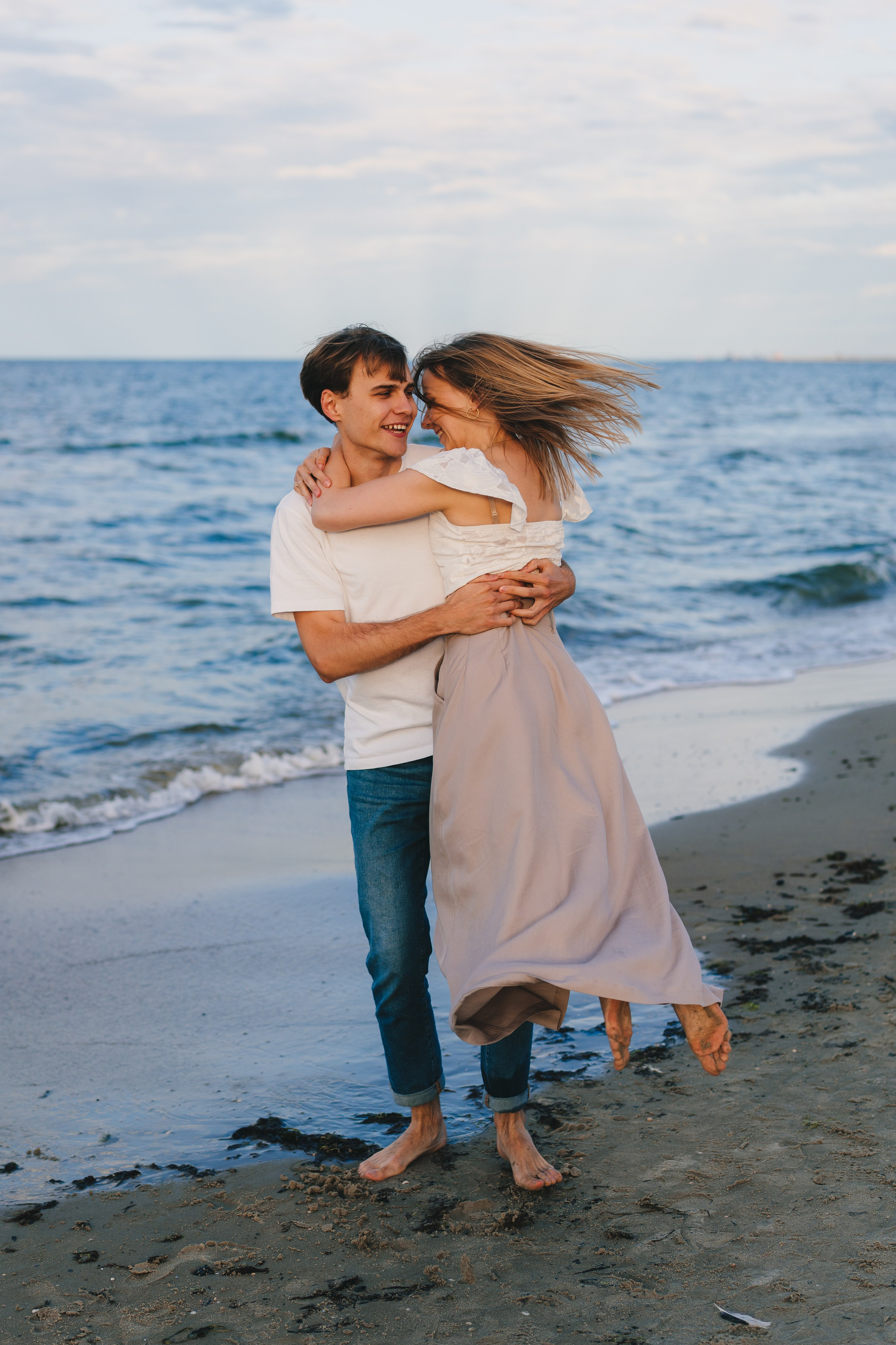 Gracjana i Damian, sesja narzeczeńska nad morzem. Fotograf ślubny & lifestyle Gdańsk, Karolina Baczewska