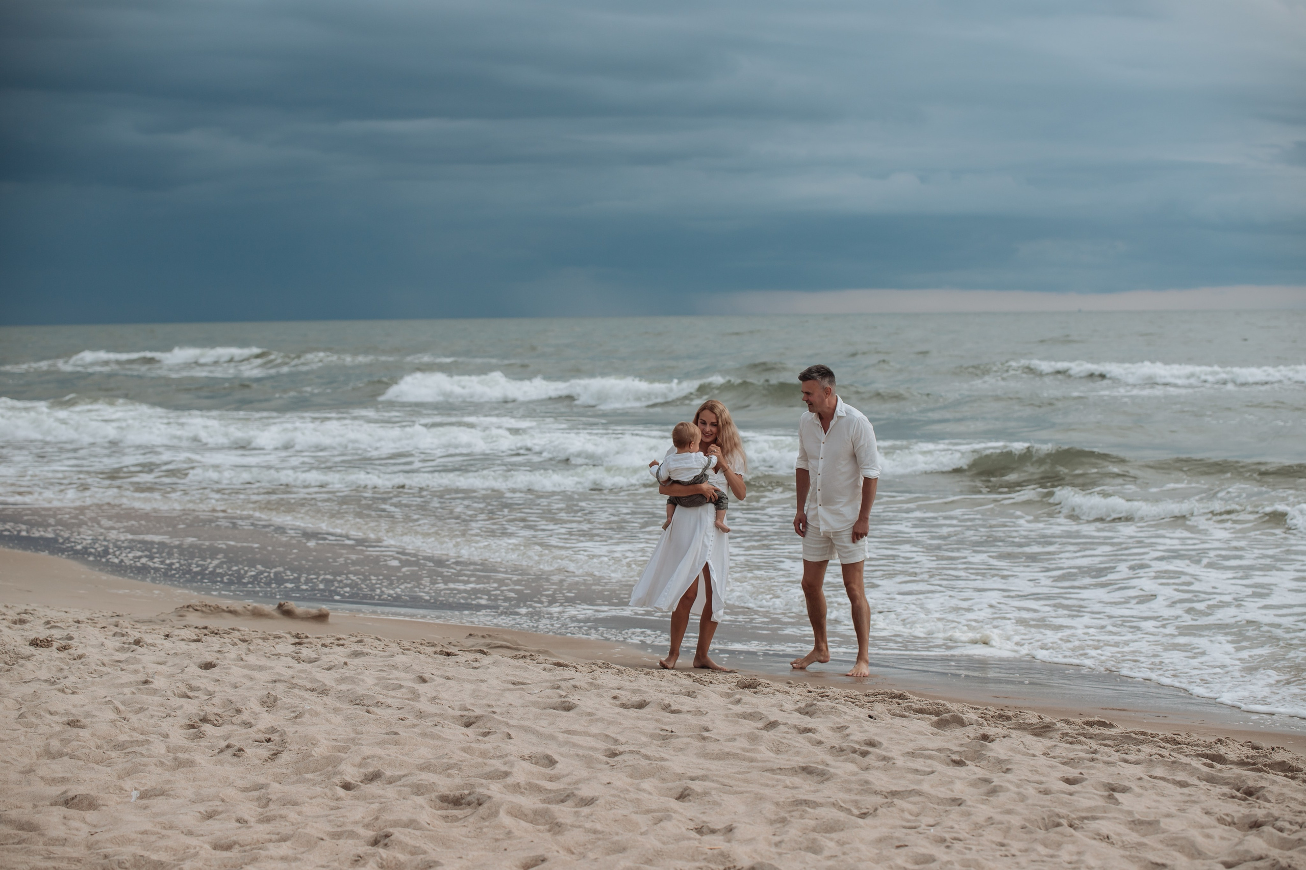 Jolita, Rolandas ir Manuel. Wedding, christening and family photographers in Vilnius, Lithuania