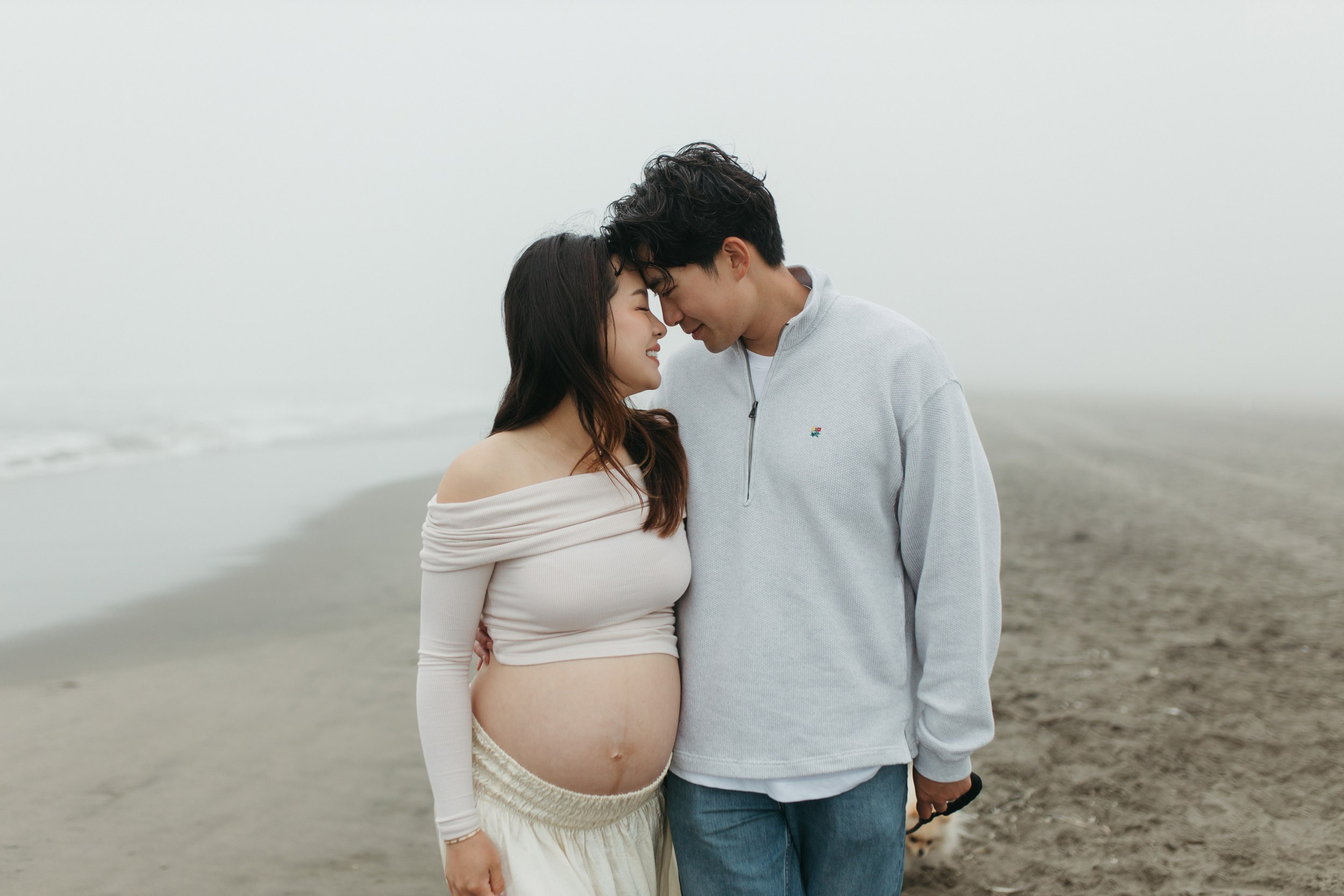 Ocean Beach Maternity Photography | San Francisco Fog Session. Maternity, newborn photographer in the Bay Area|Iryna Rakivnenko