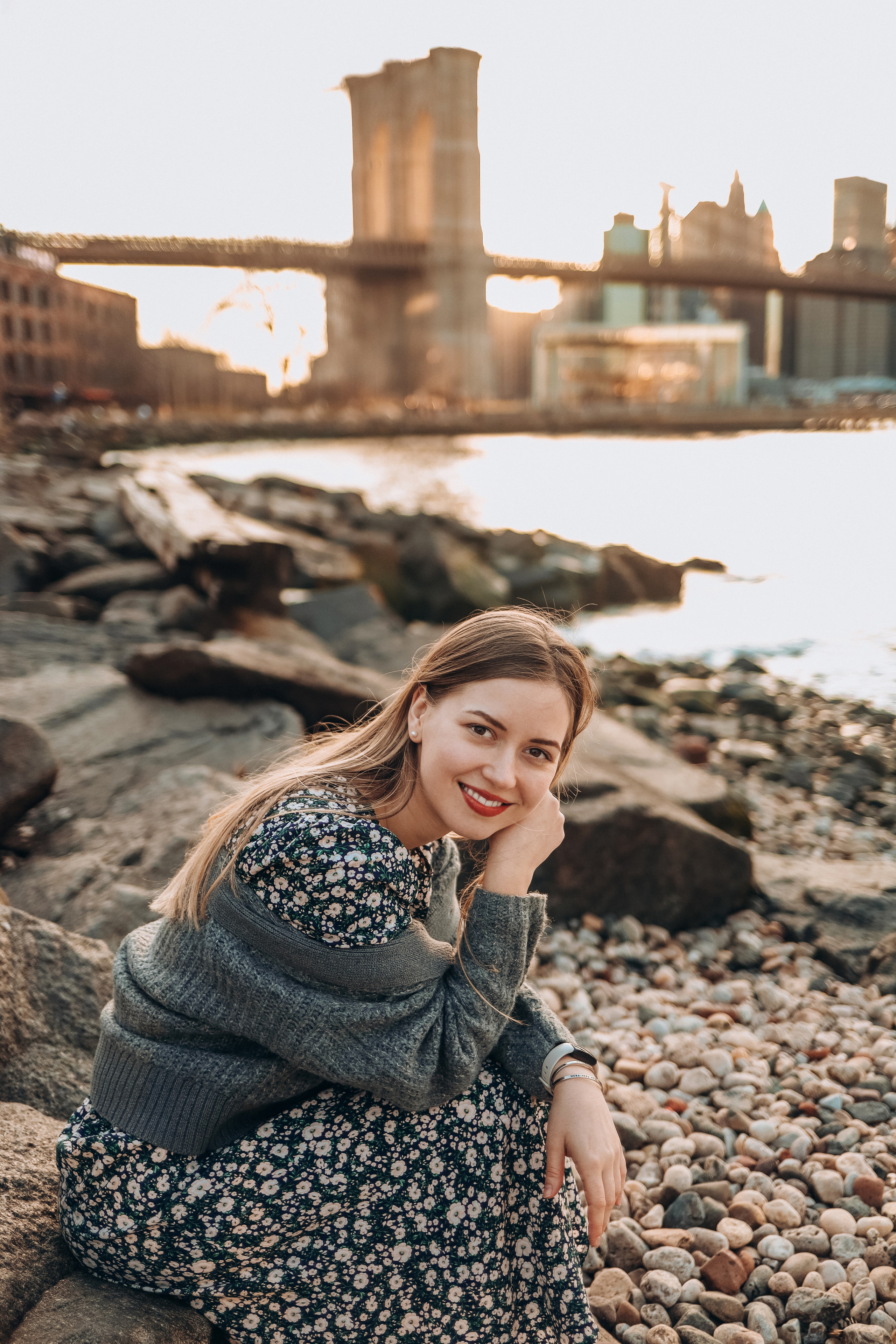 Anna | Sunset in Brooklyn Heights. Sasha Amelie — Lifestyle Photographer NYC