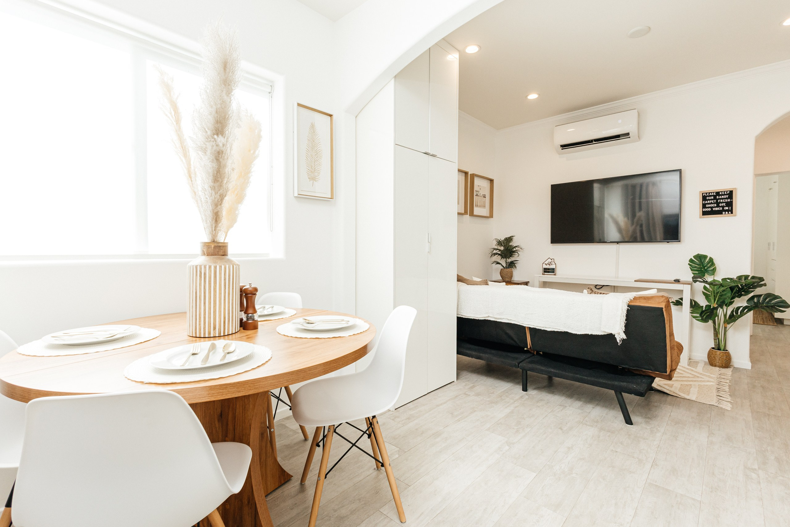 Session Apartments. Photographer Andrei White