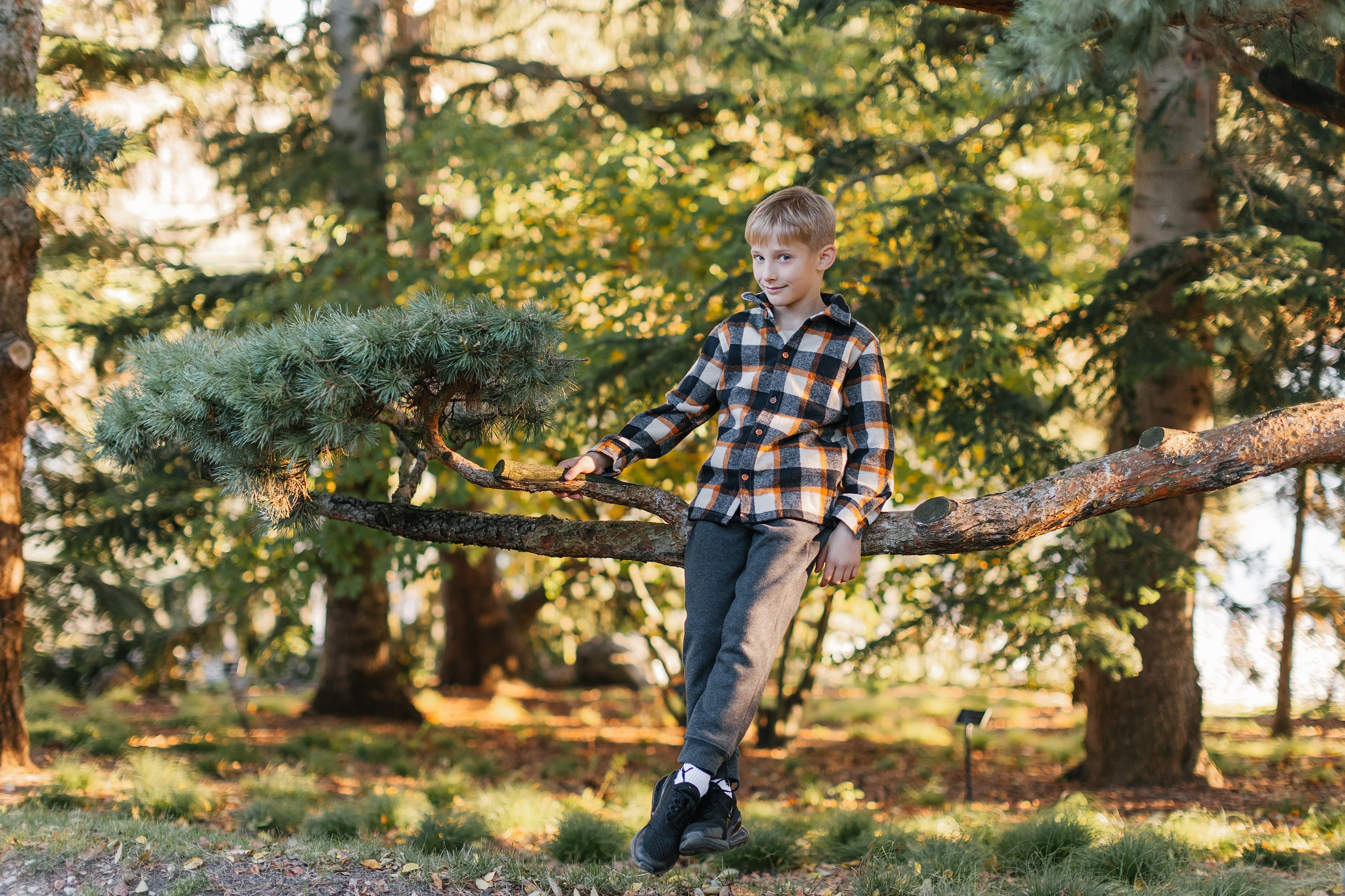 10.26.25 Family Photoshoot. Wedding family event photographer in Chicago Nick Yushevich
