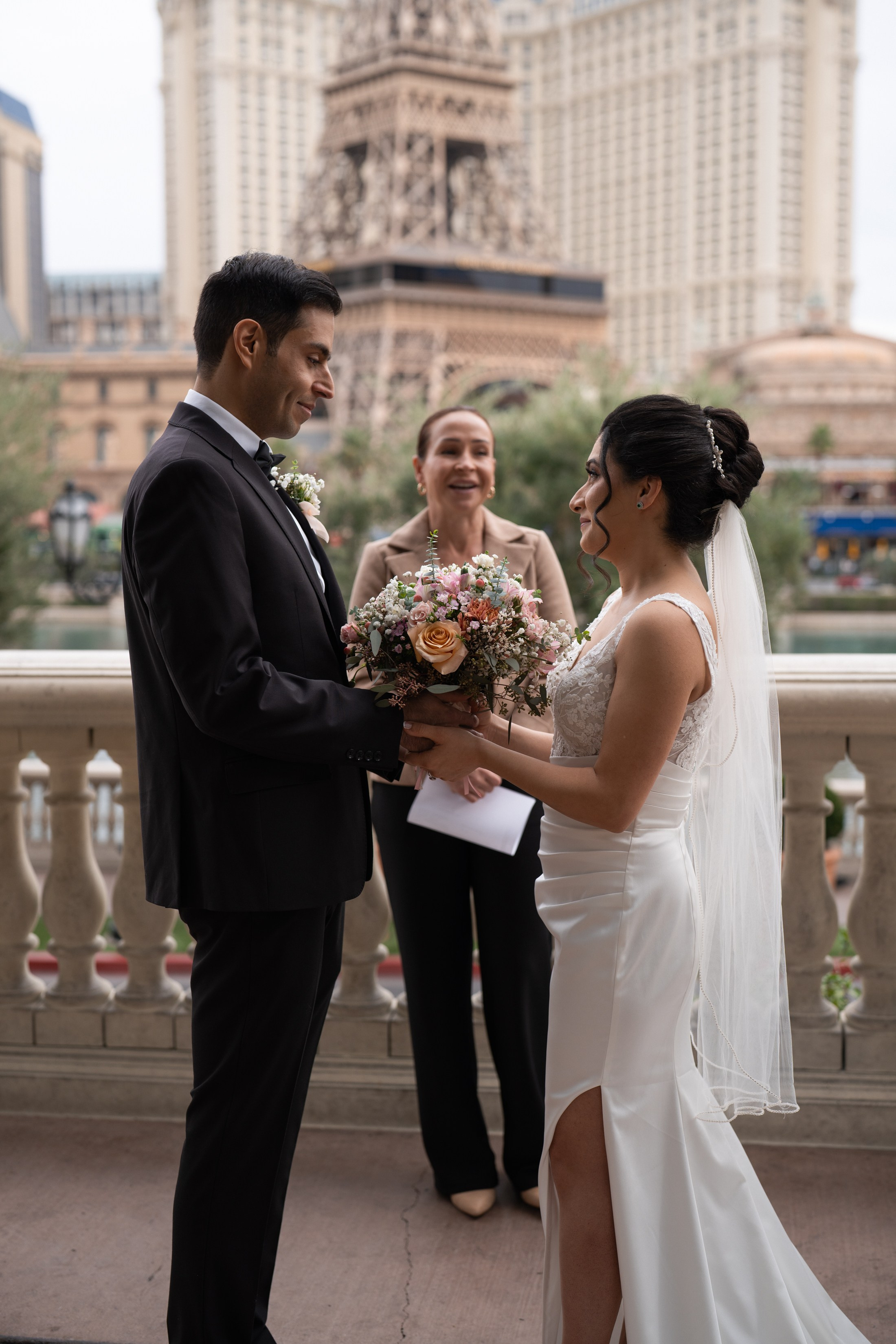 Sia&Yasi. Wedding & elopement photographer Viktoriya Kravtsov. Las Vegas