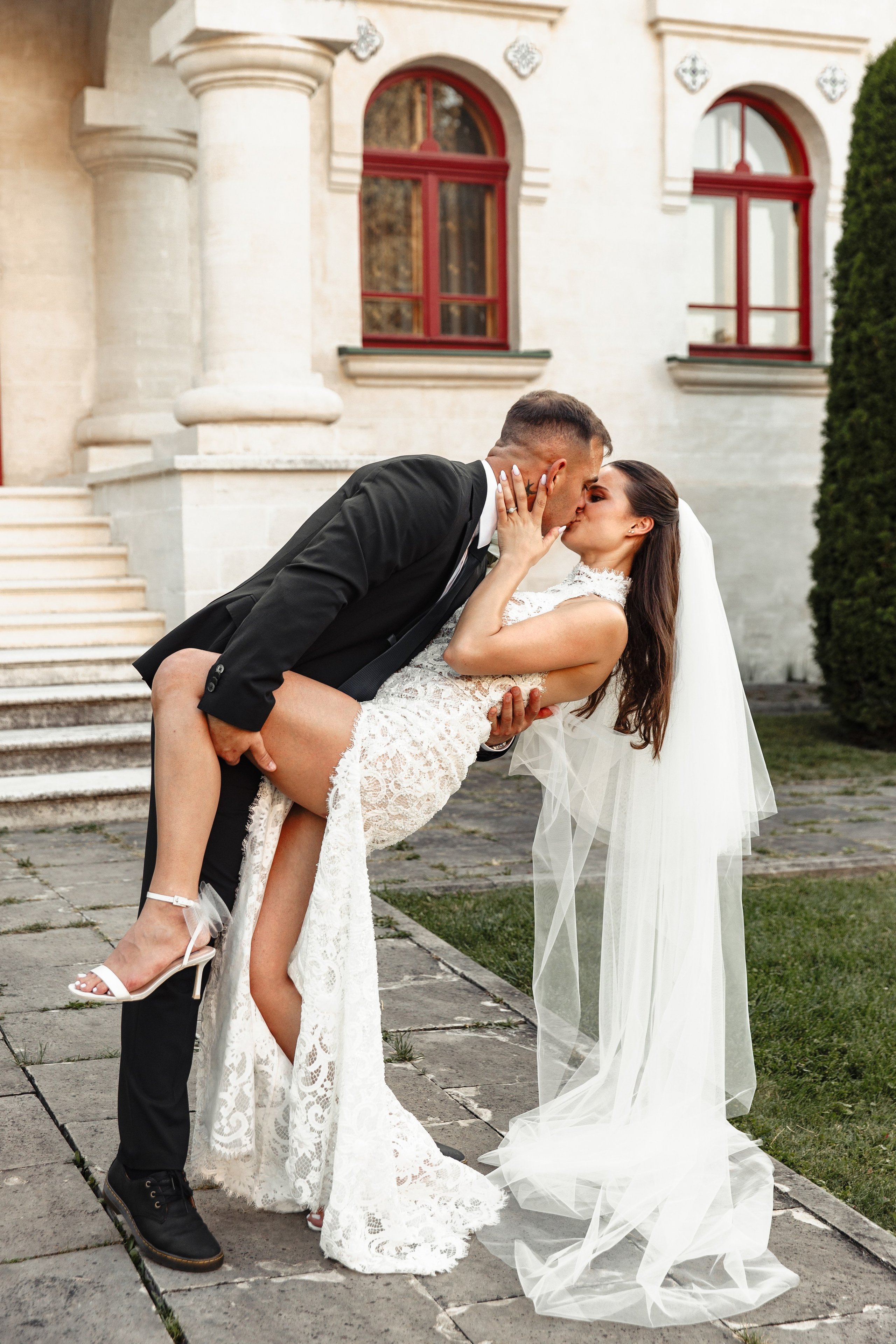 Daniel & Nicoleta. BUREA PRODUCTION