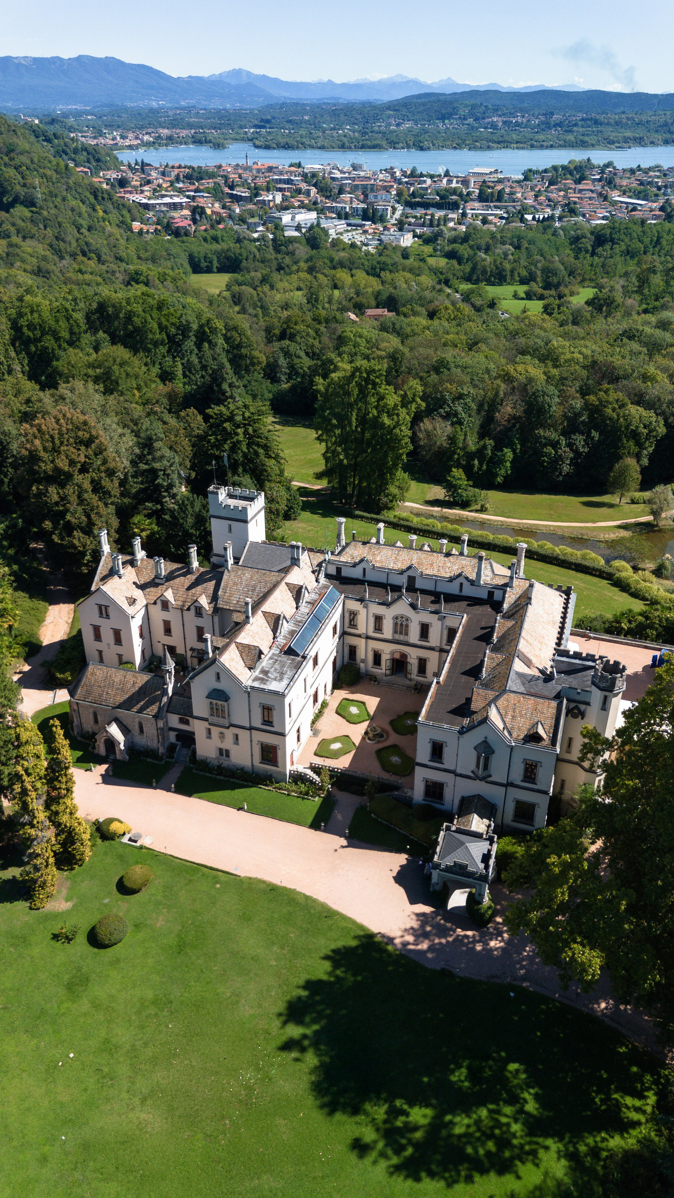 Wedding Photographer Lake Maggiore Como Italy. Wedding Photographer Rome Tuscany Como Sicily Puglia Amalfy Italy- Oksana Savenchuk