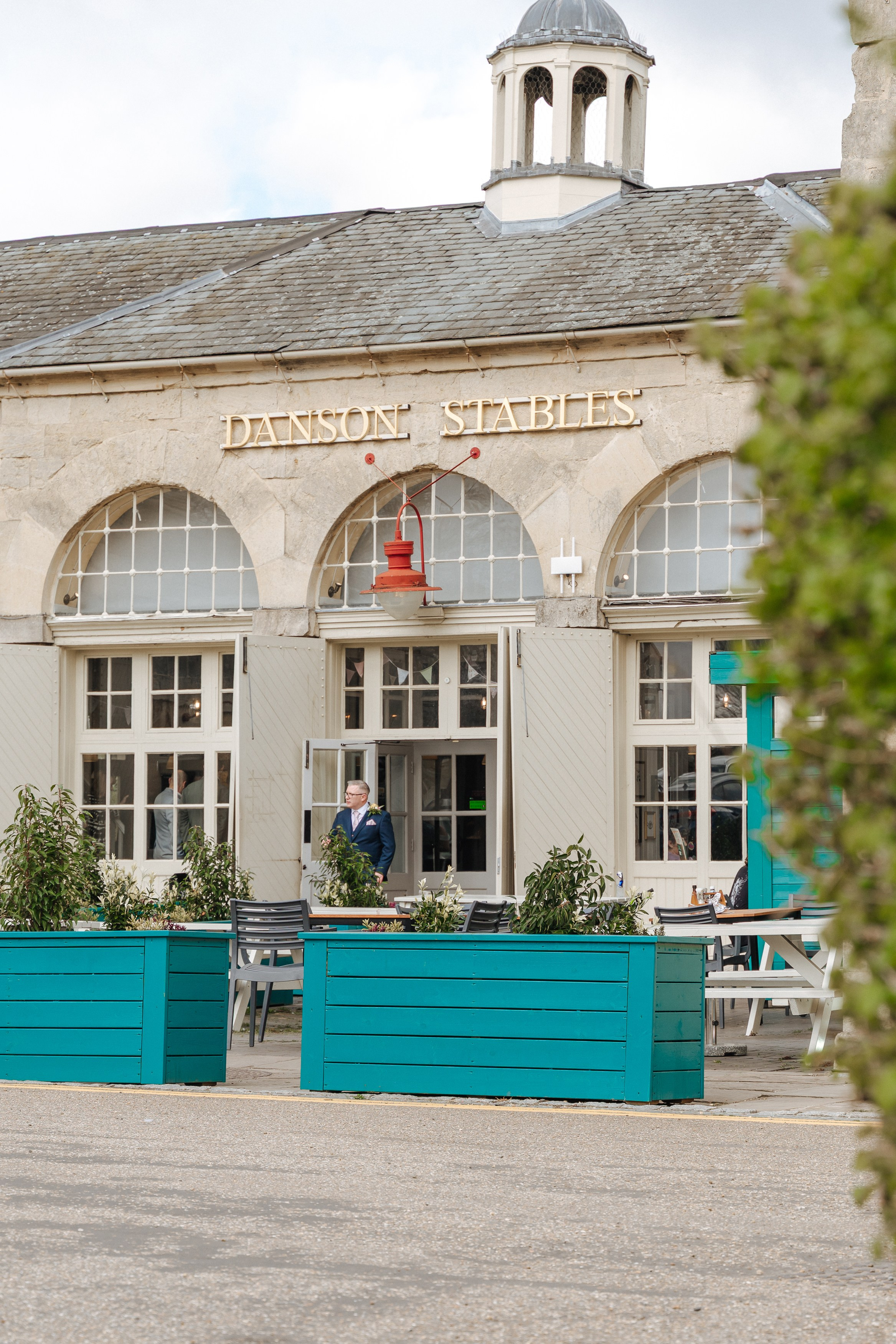 Luke and Nicola’s wedding at Danson House. Photographer in England Ekaterina Romanova