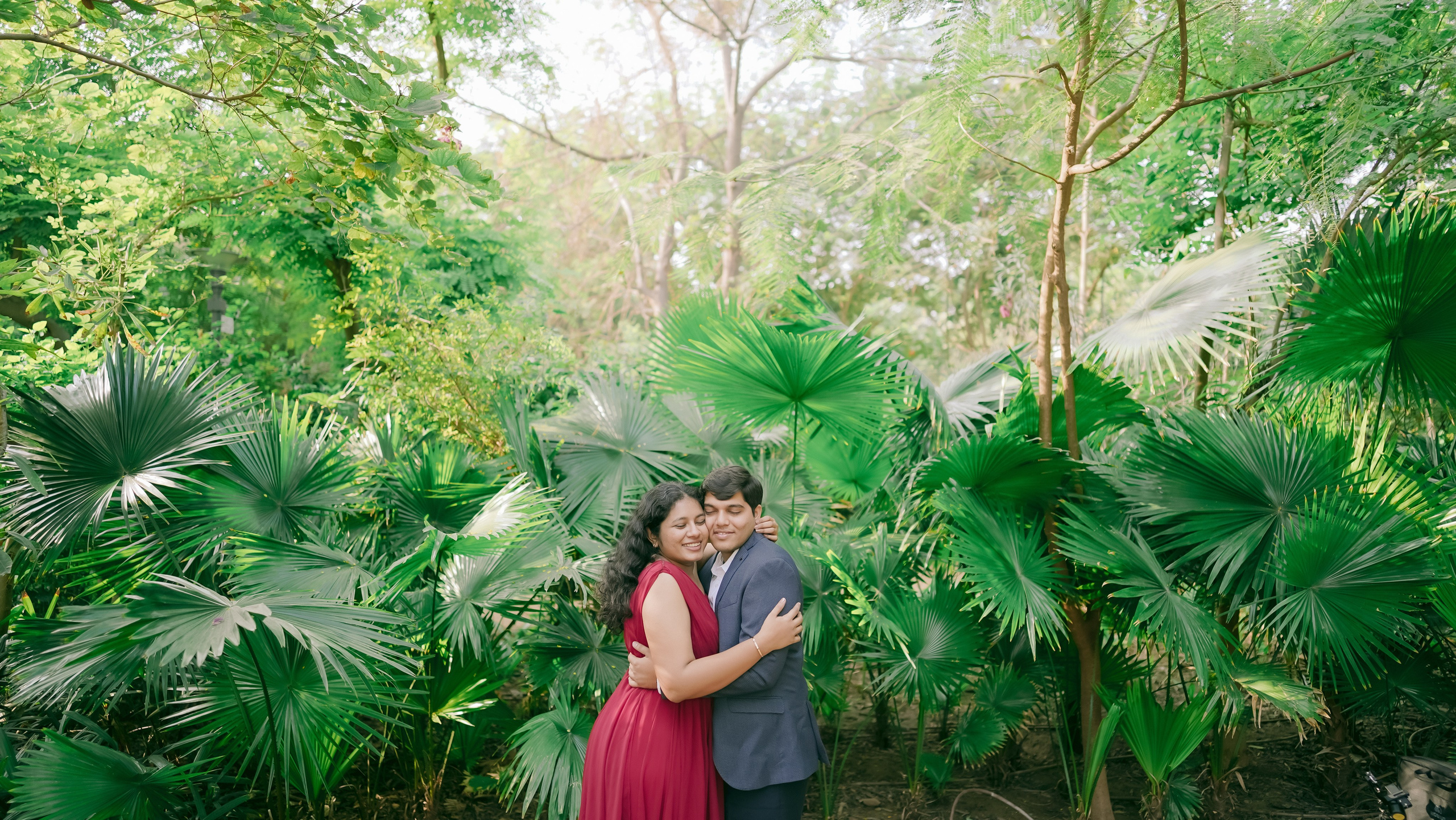 COUPLE SESSIONS. Love Emotions Weddings