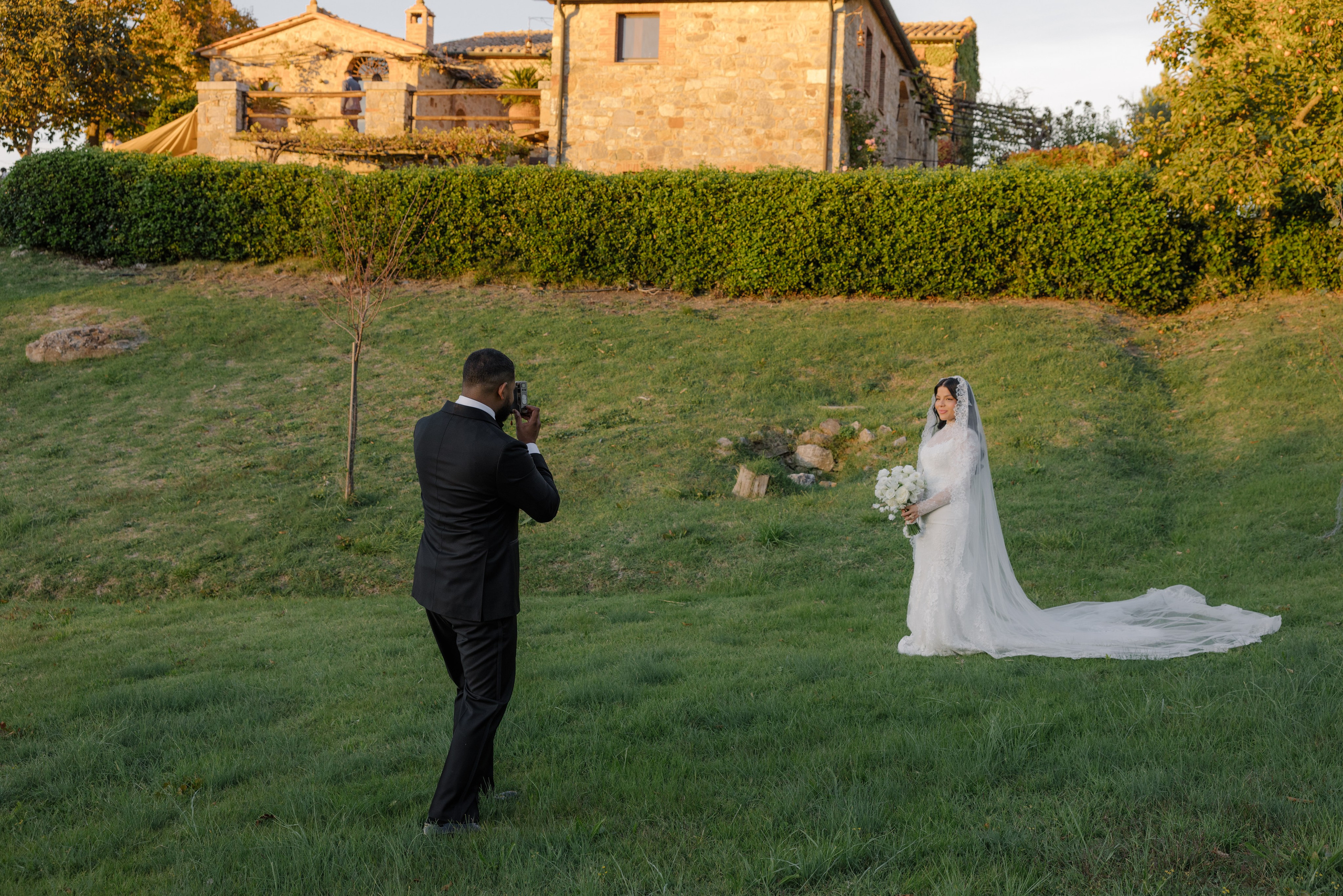 Mitcell&Melanie digital. Wedding photographer Italy